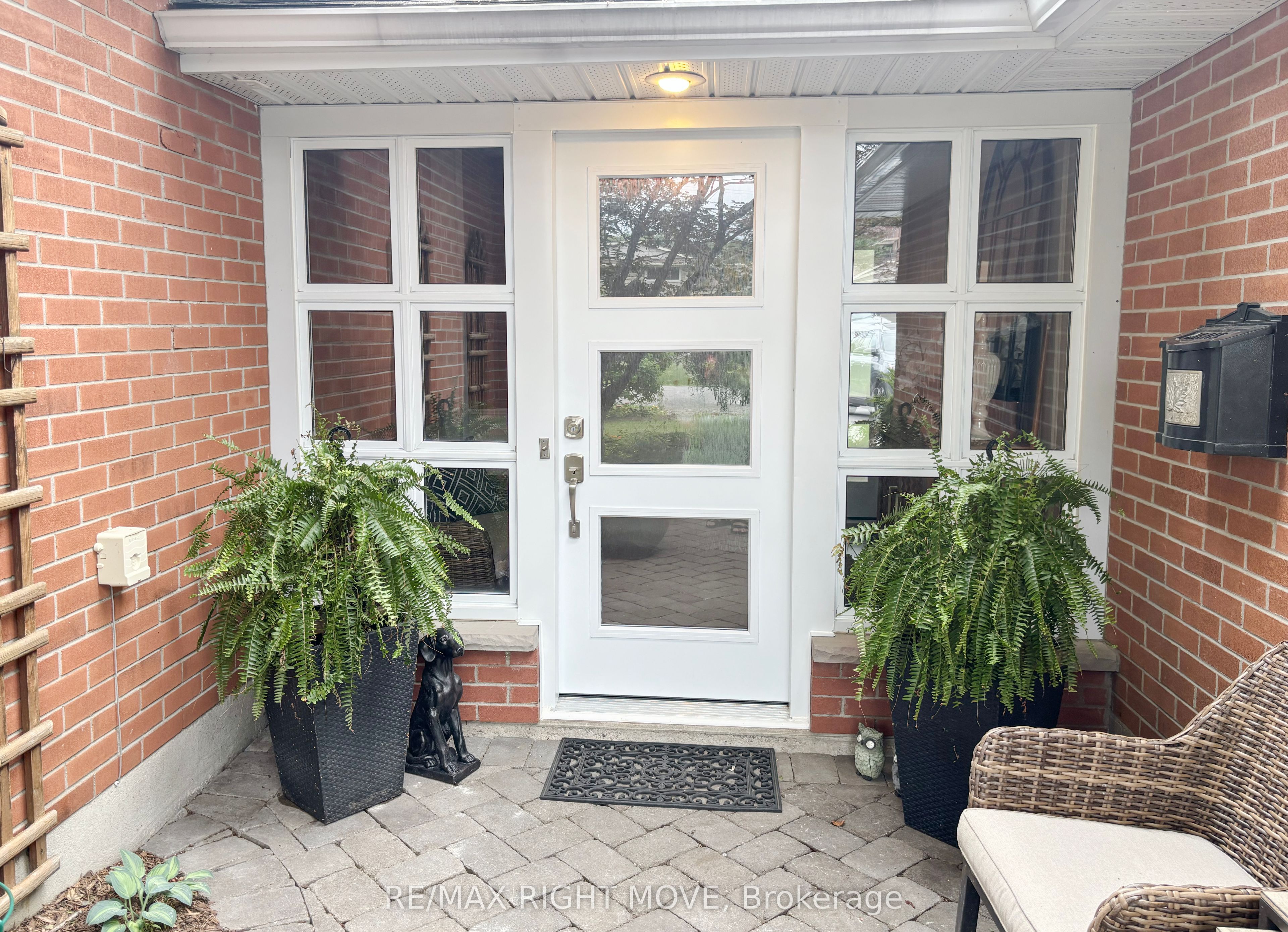 434 Highland Avenue, Orillia, ON L3V 4E7 photo 2