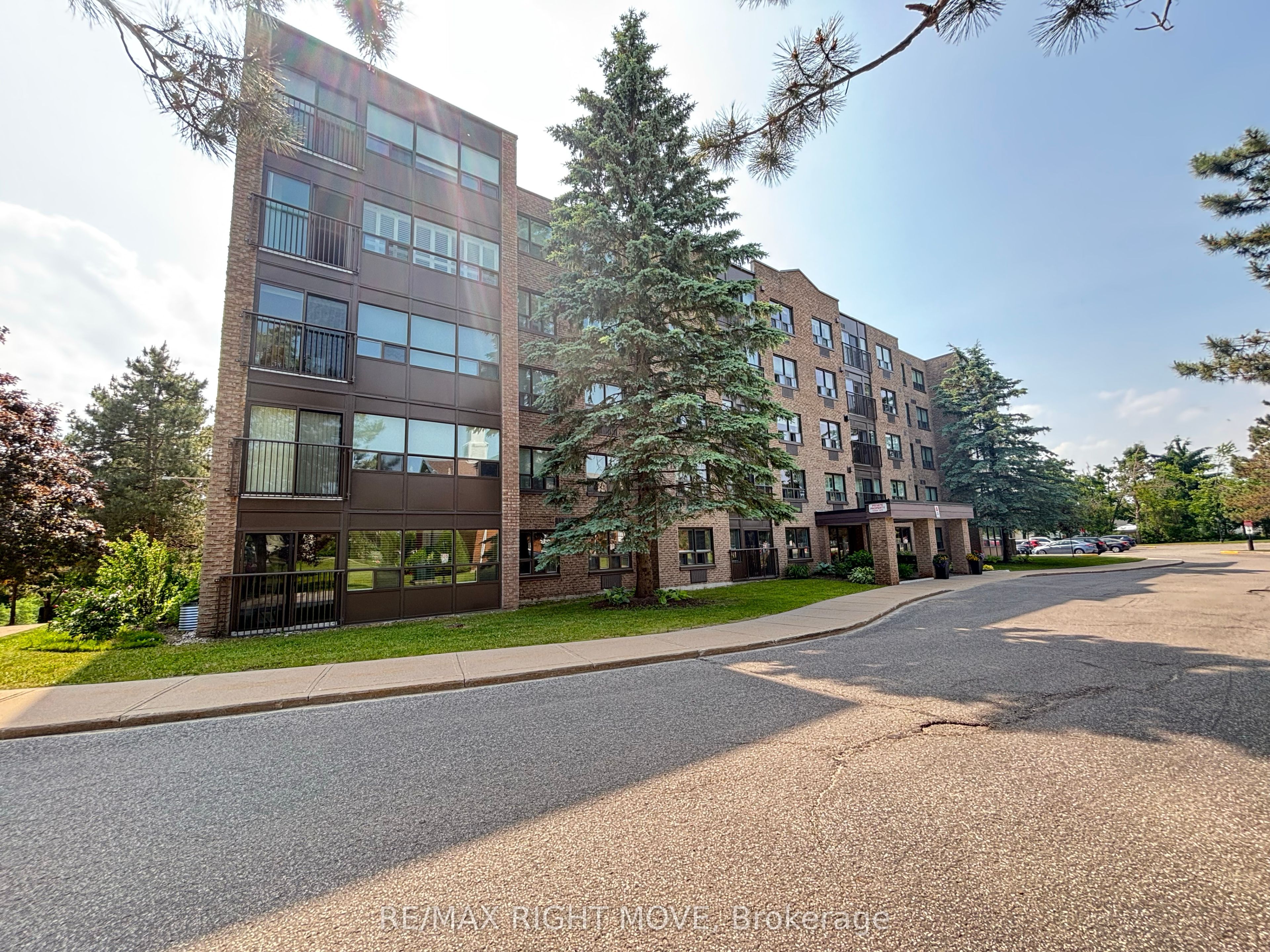 54 Fittons Road W 202, Orillia, ON L3V 3T9 photo 2