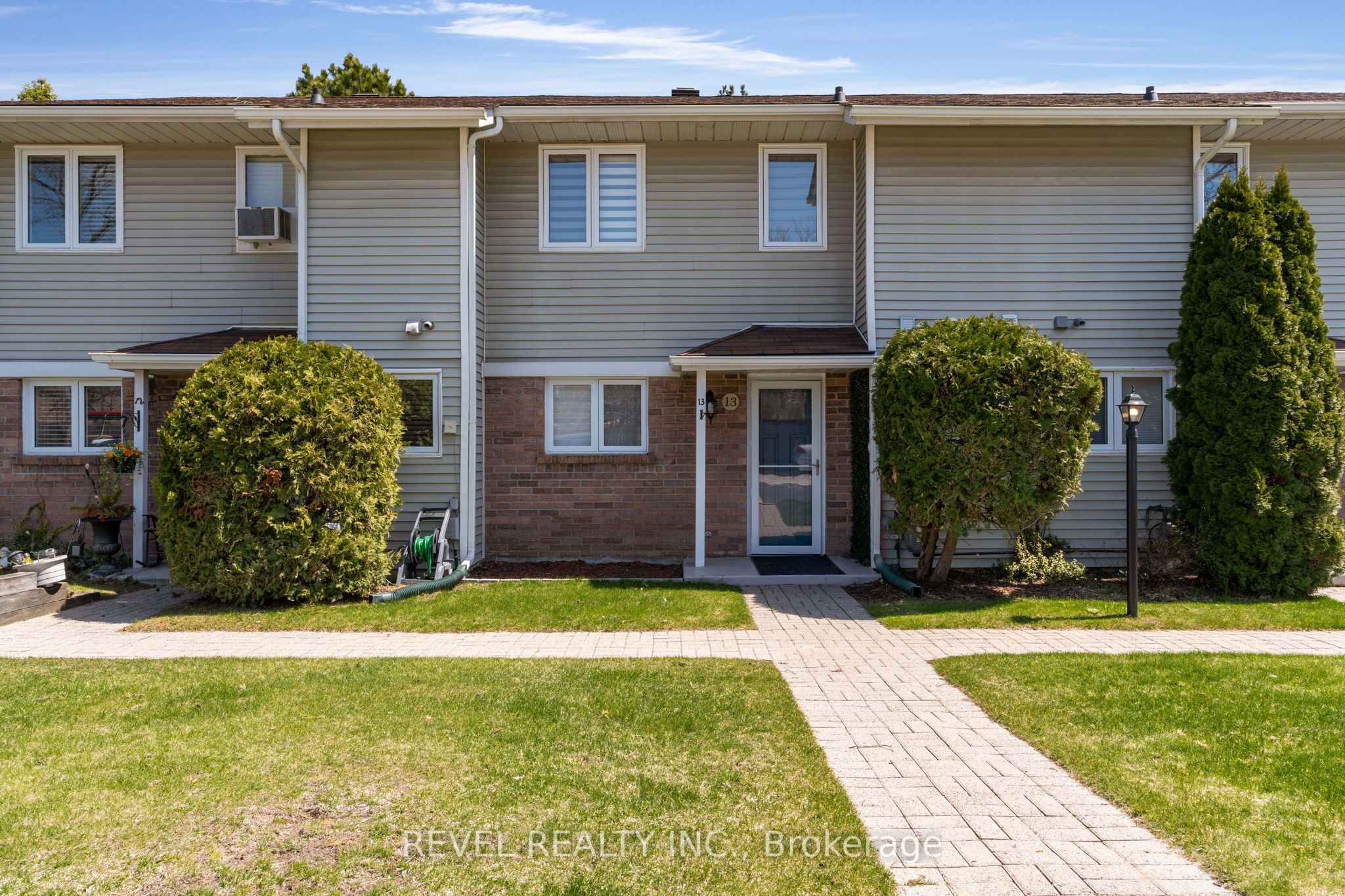 39 28th Street S 13, Wasaga Beach, ON L9Z 2E4