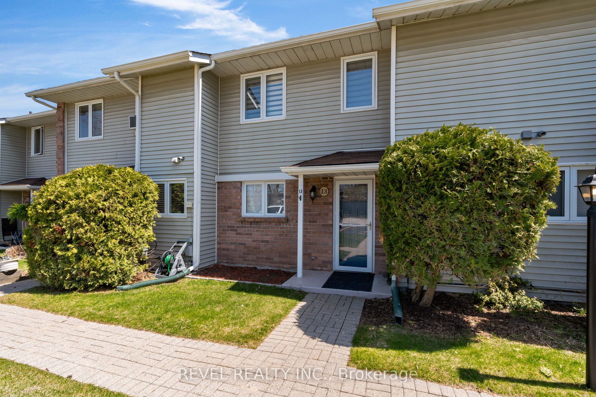 39 28th Street S 13, Wasaga Beach, ON L9Z 2E4 photo 2