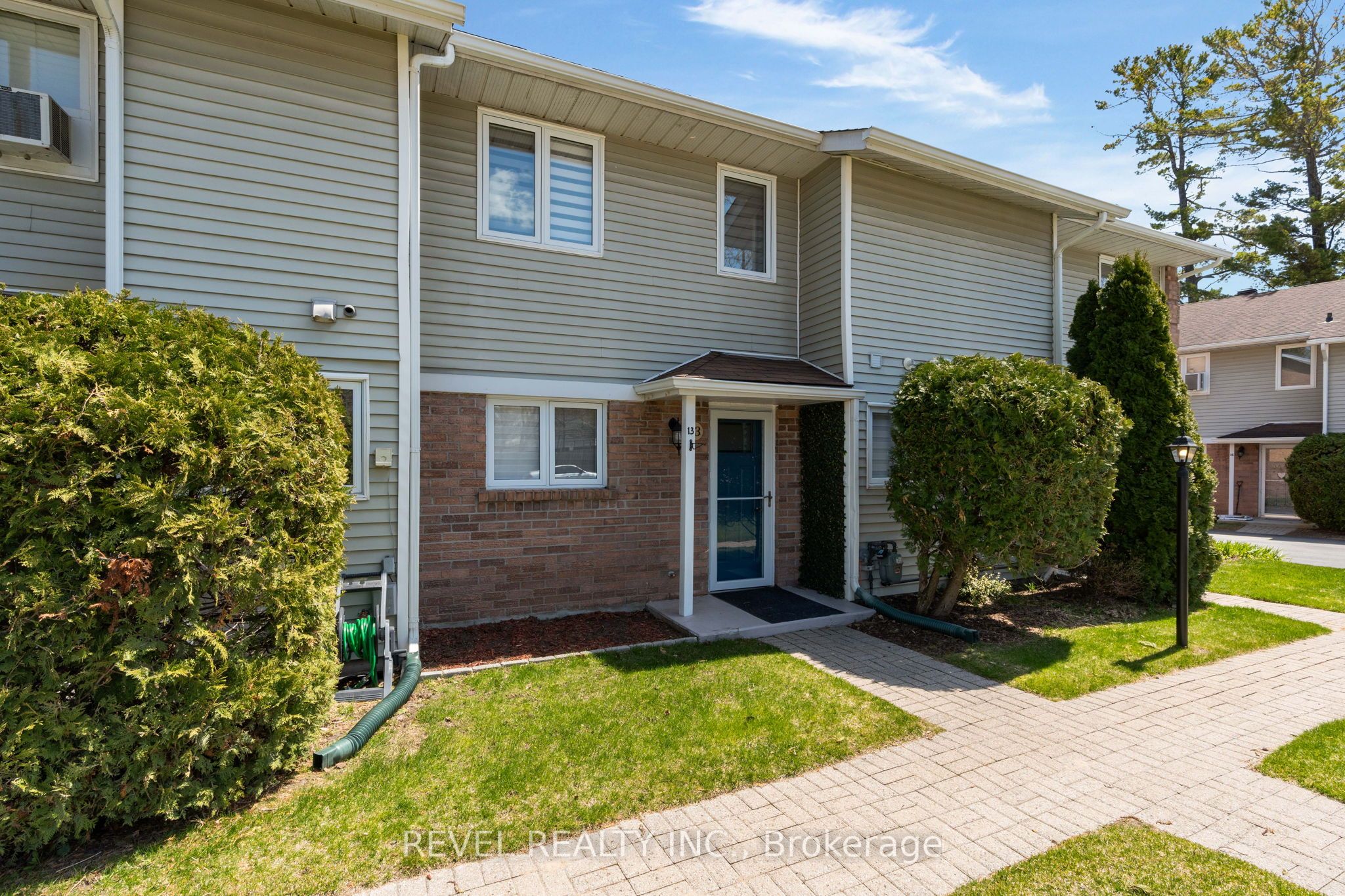 39 28th Street S 13, Wasaga Beach, ON L9Z 2E4 photo 3