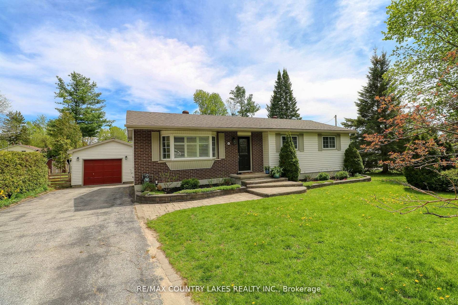 1 Price Drive, Oro-Medonte, ON L3V 6H2
