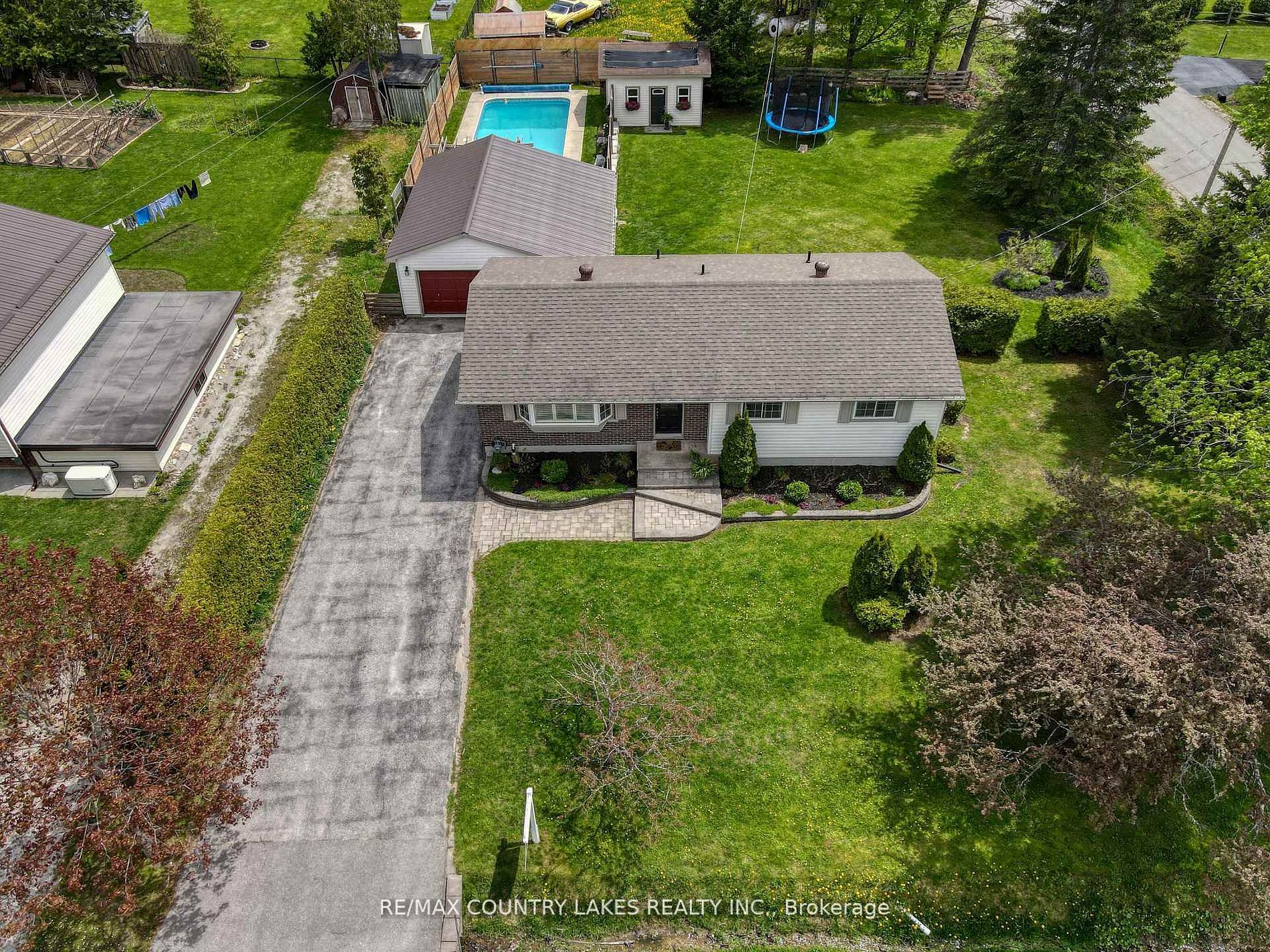 1 Price Drive, Oro-Medonte, ON L3V 6H2 photo 2
