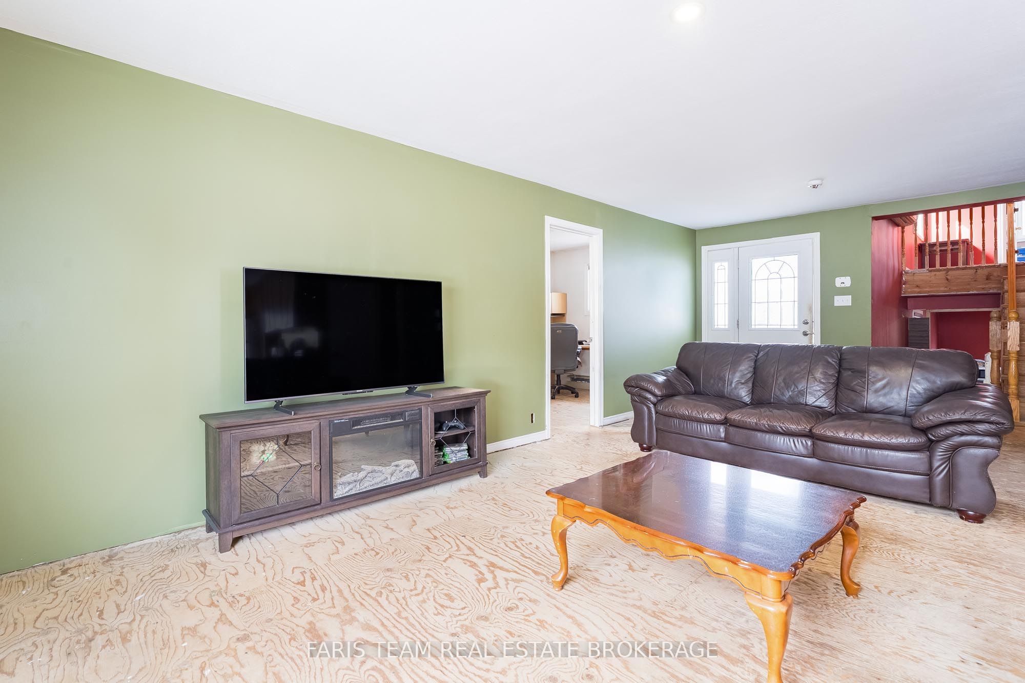 1008 Rainbow Valley Road W, Springwater, ON L0L 2K0 photo 3