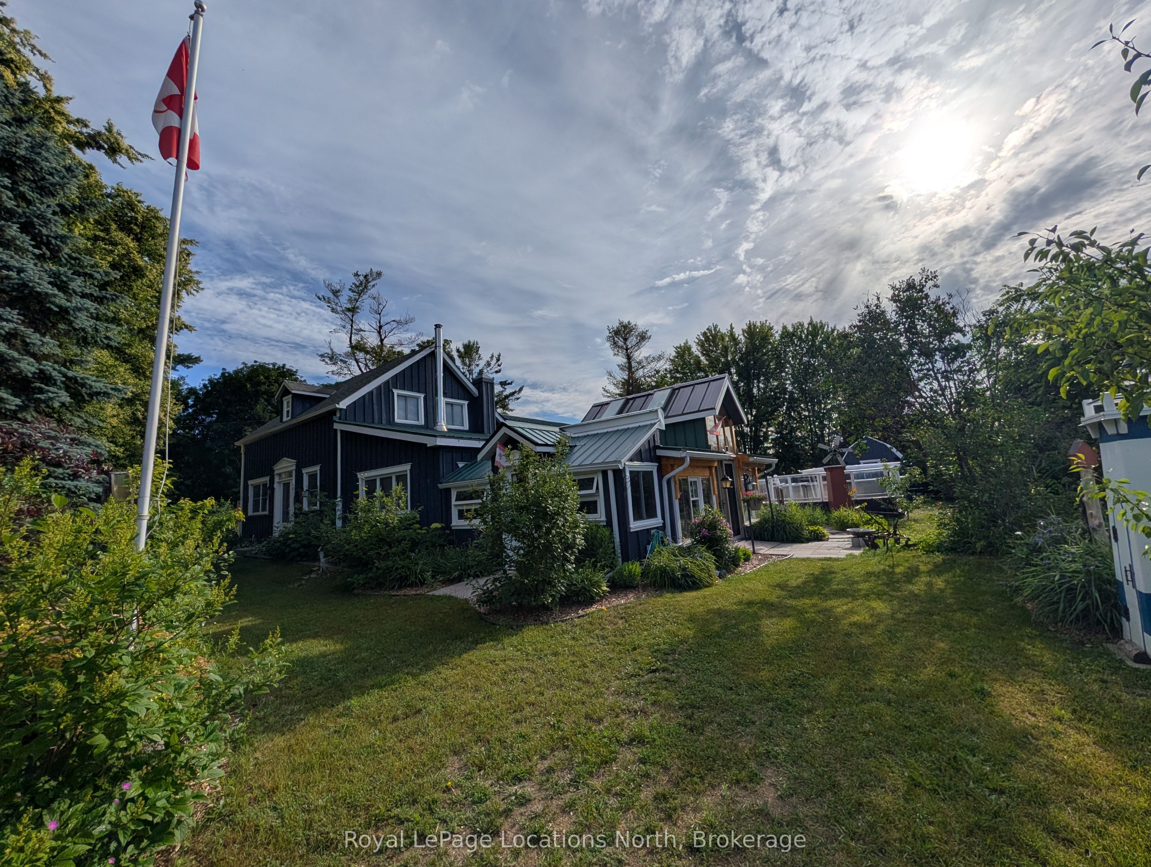236 PHILLIPS Street S, Clearview, ON L0M 1S0 photo 2