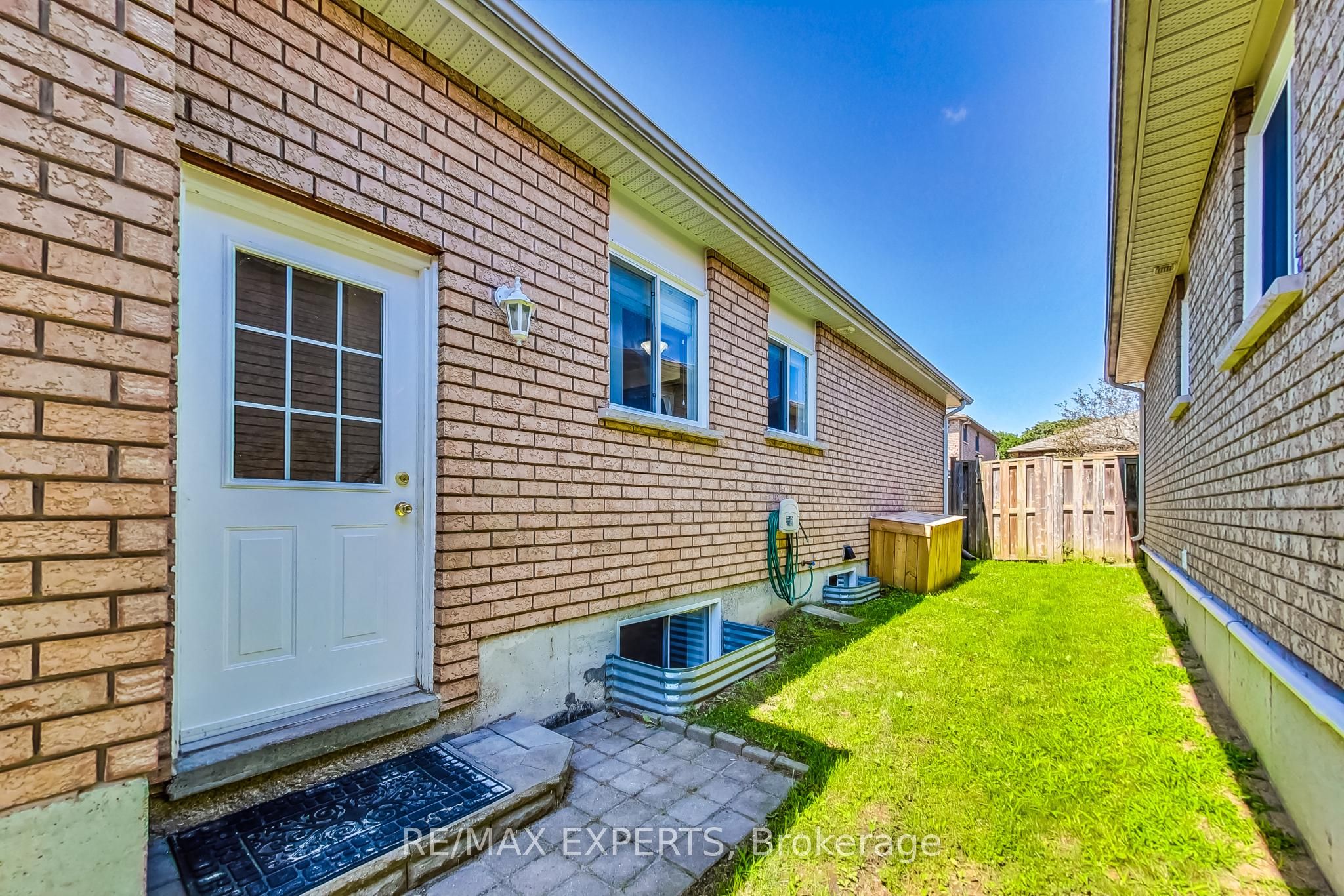 10 Butternut Drive, Barrie, ON L4N 0E2 photo 2