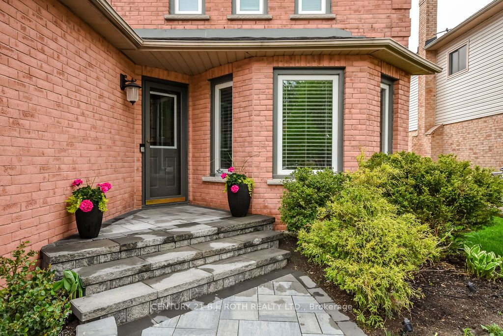 27 BRANDON Crescent, Orillia, ON L3V 7P6 photo 3