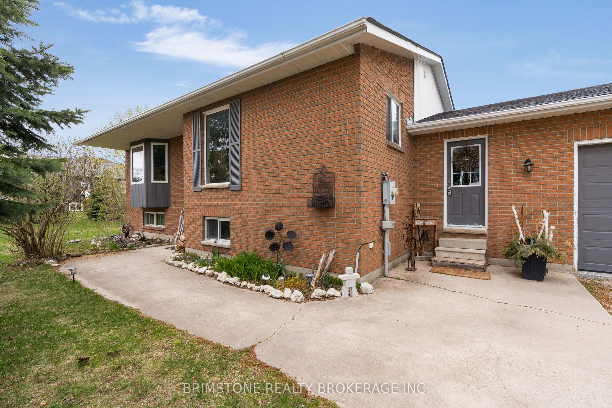 220 Morgan Road, Wasaga Beach, ON L9Z 1N4