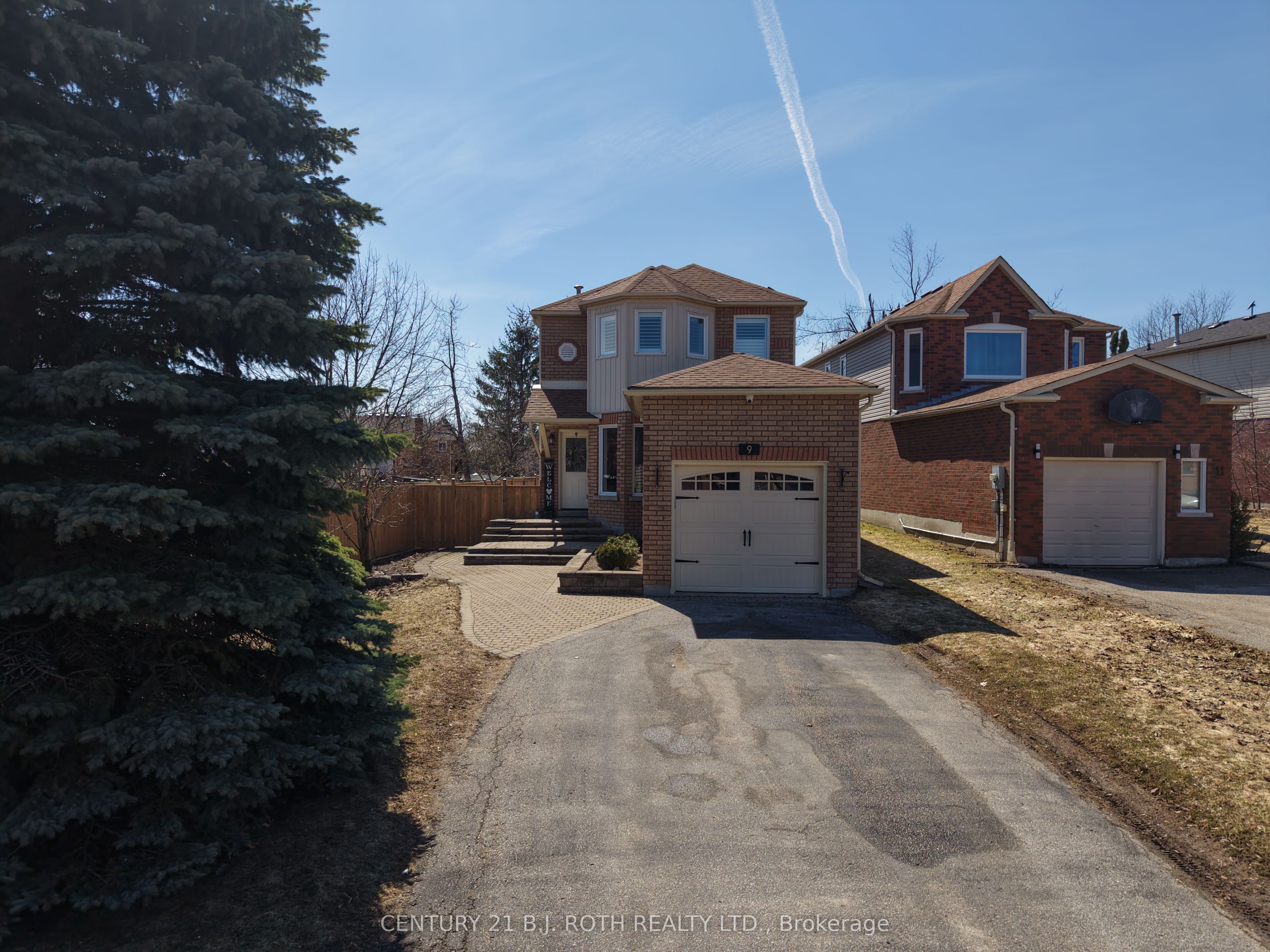 9 Laidlaw Drive N, Barrie, ON L4N 7S1 photo 3