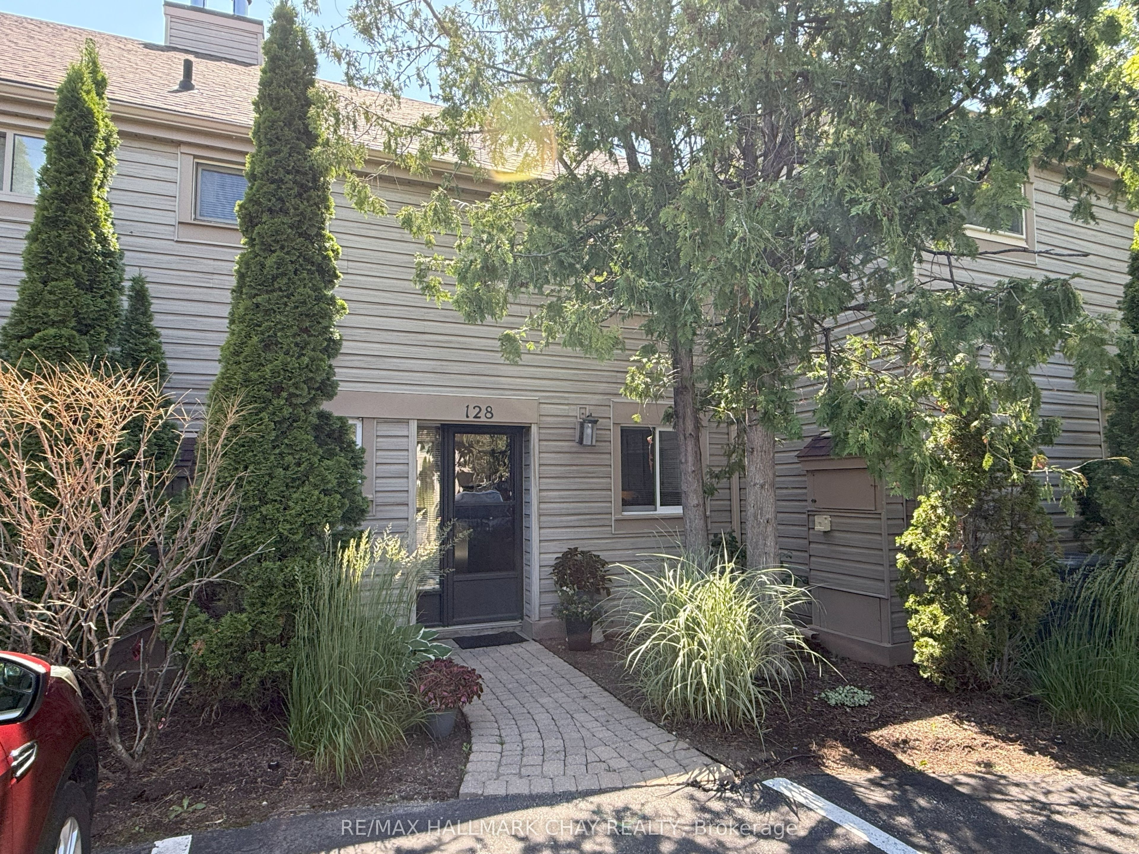 128 Escarpment Crescent 18, Collingwood, ON L9Y 5B4 photo 2