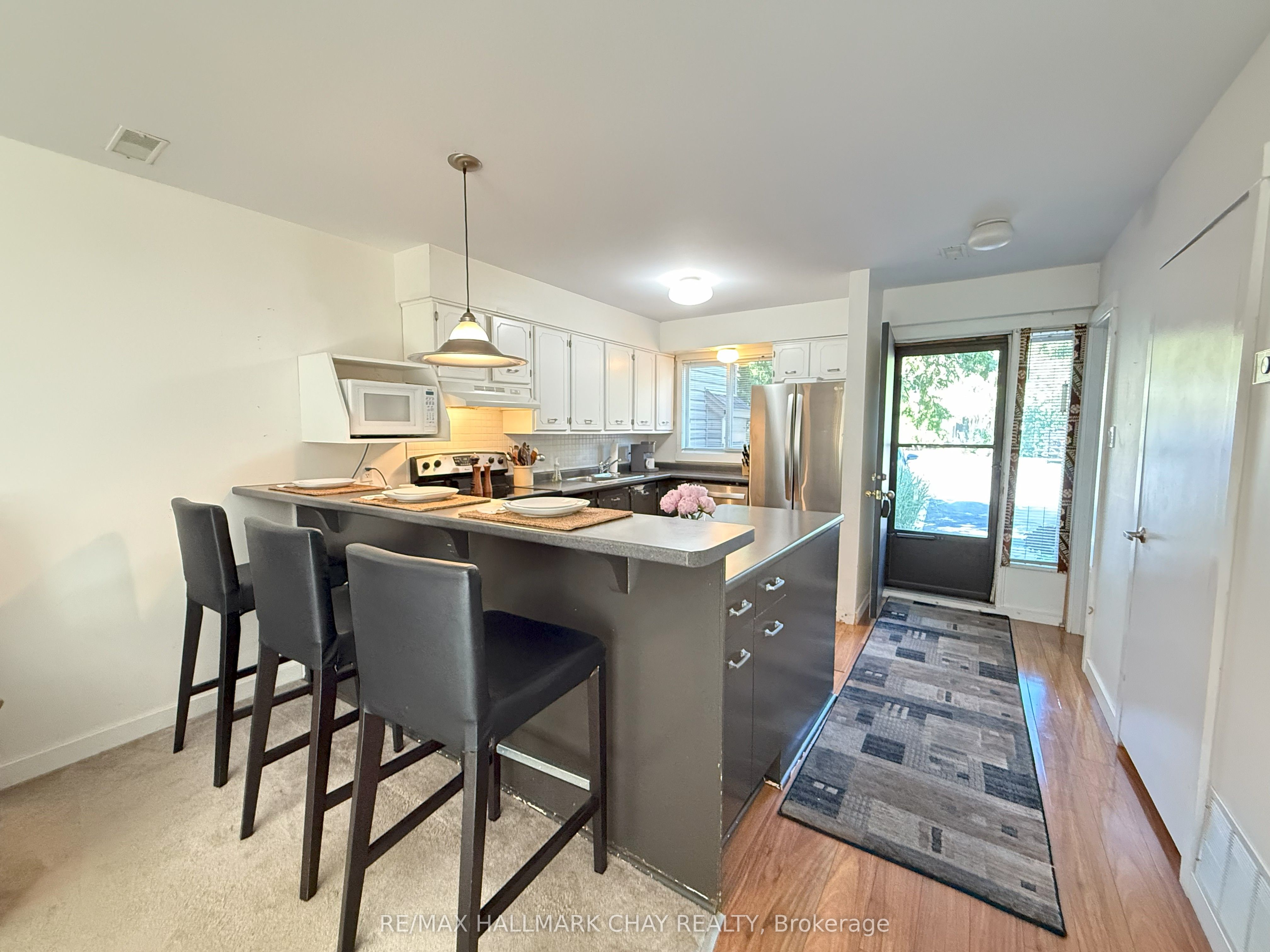 128 Escarpment Crescent 18, Collingwood, ON L9Y 5B4 photo 3