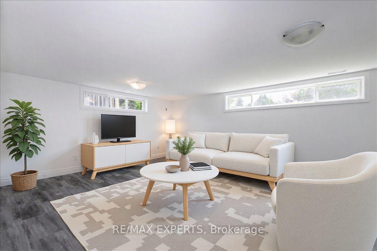 7 Willow Street, Collingwood, ON L9Y 2H9 photo 2