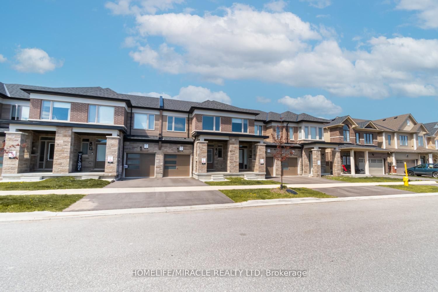34 Valleybrook Road, Barrie, ON L9J 0L4 photo 2