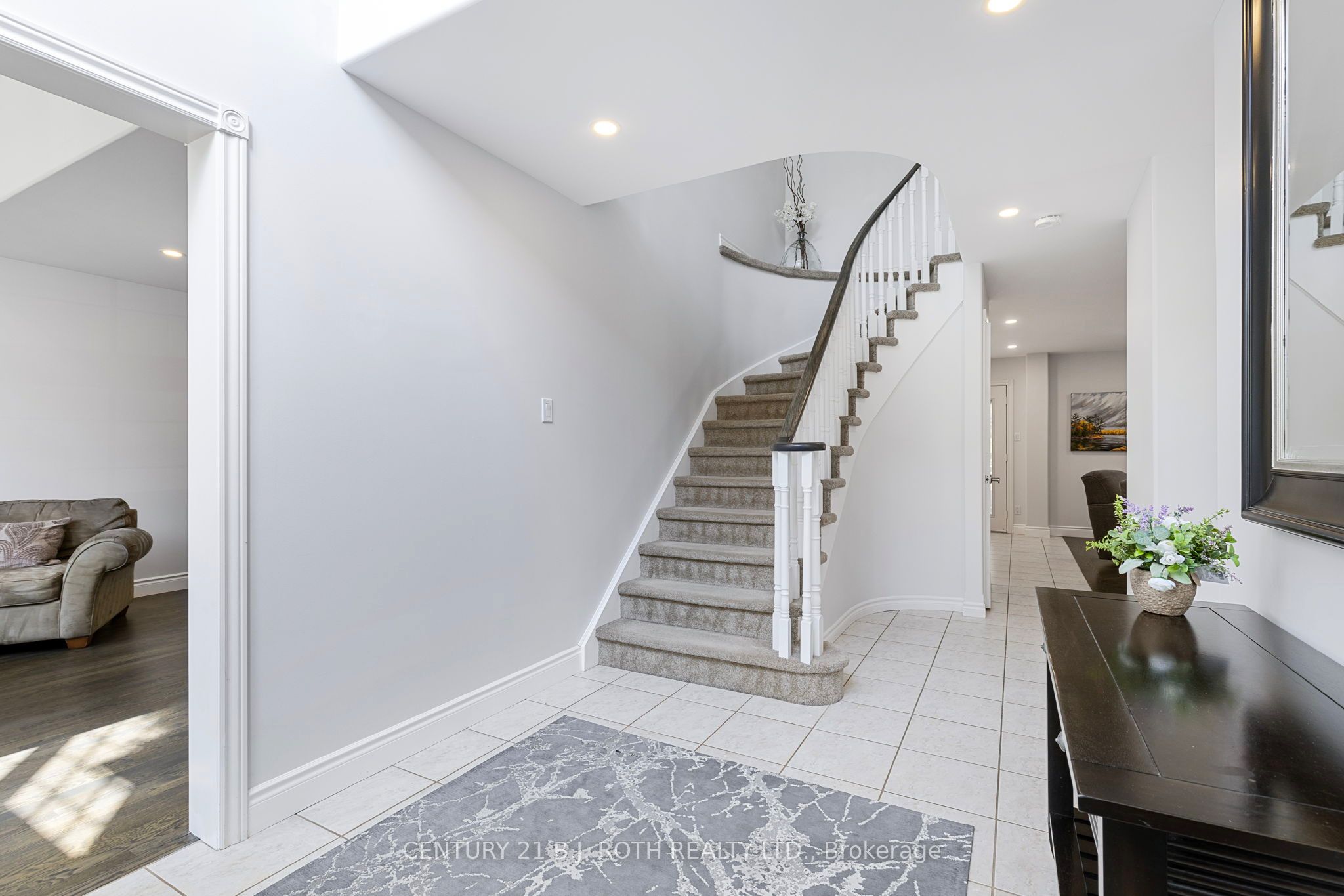 48 Crimson Ridge Road, Barrie, ON L4N 9S1 photo 4