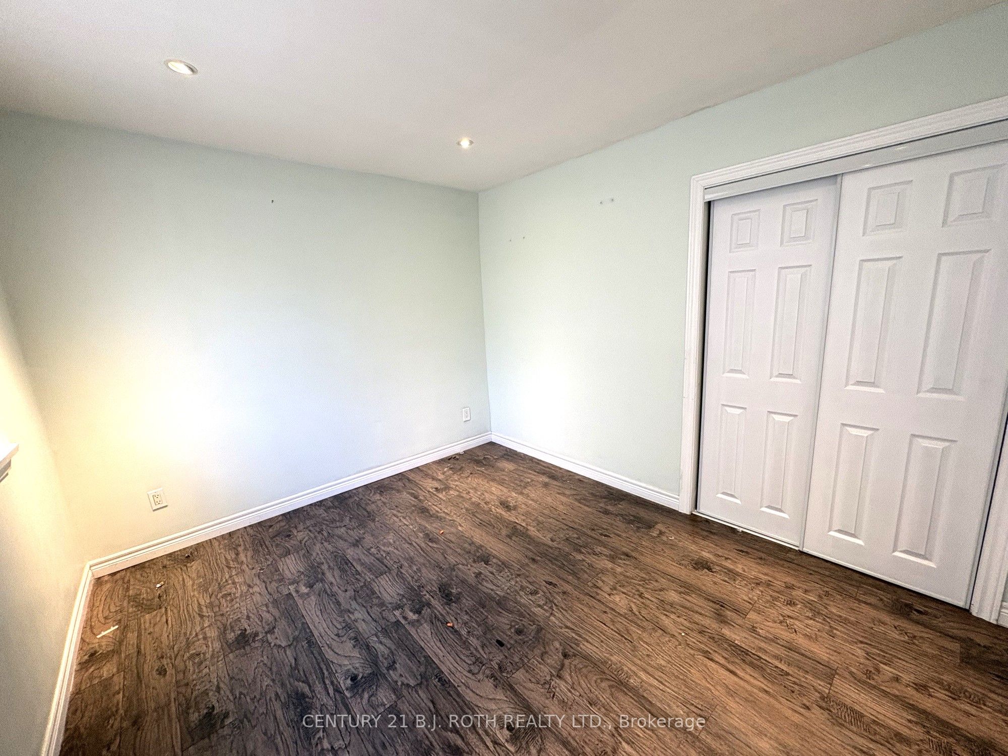 288 RIVER Road E, Wasaga Beach, ON L9Z 2L7 photo 5
