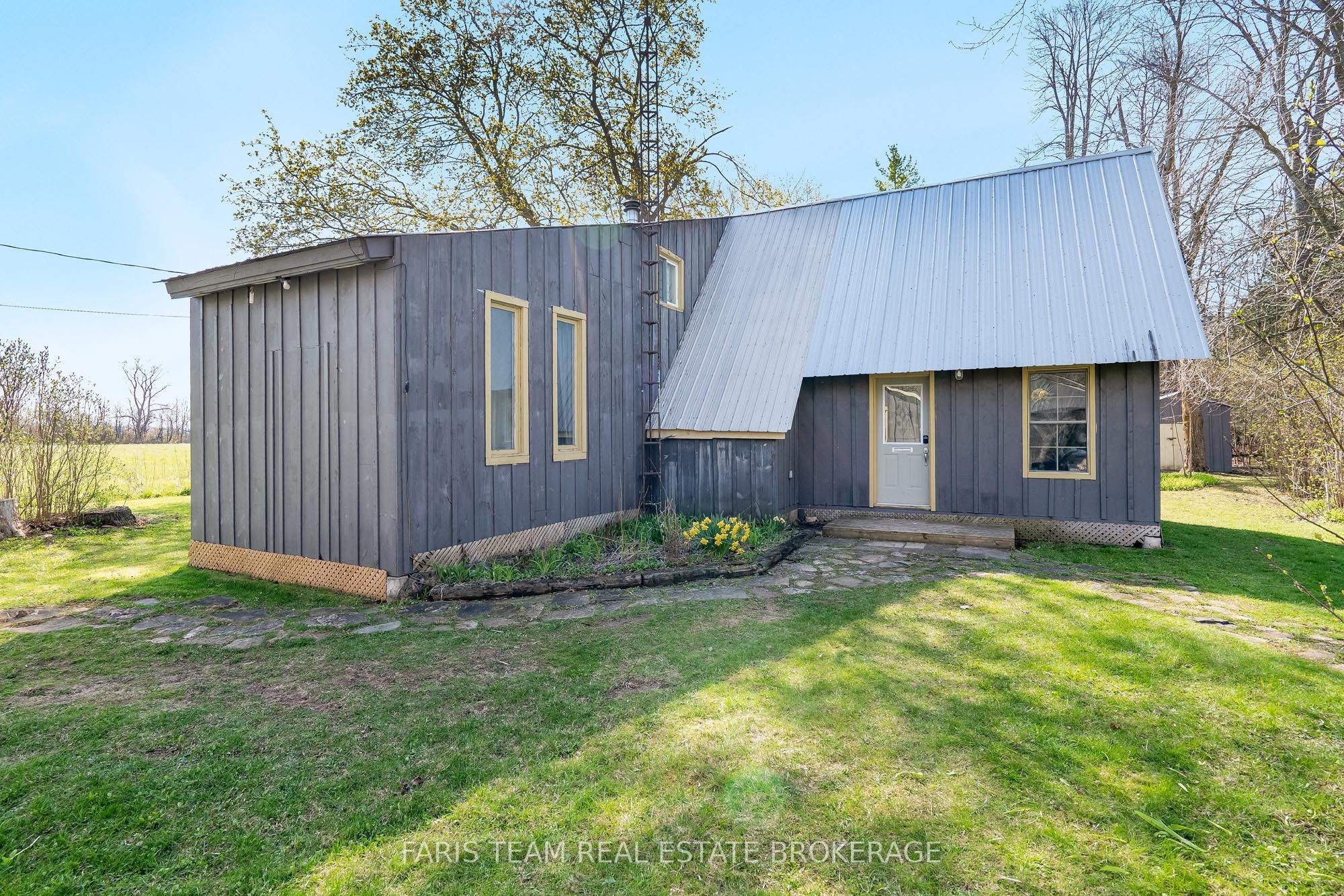 7237 6/7 Sideroad Nottawasaga, Clearview, ON L0M 1G0 photo 2