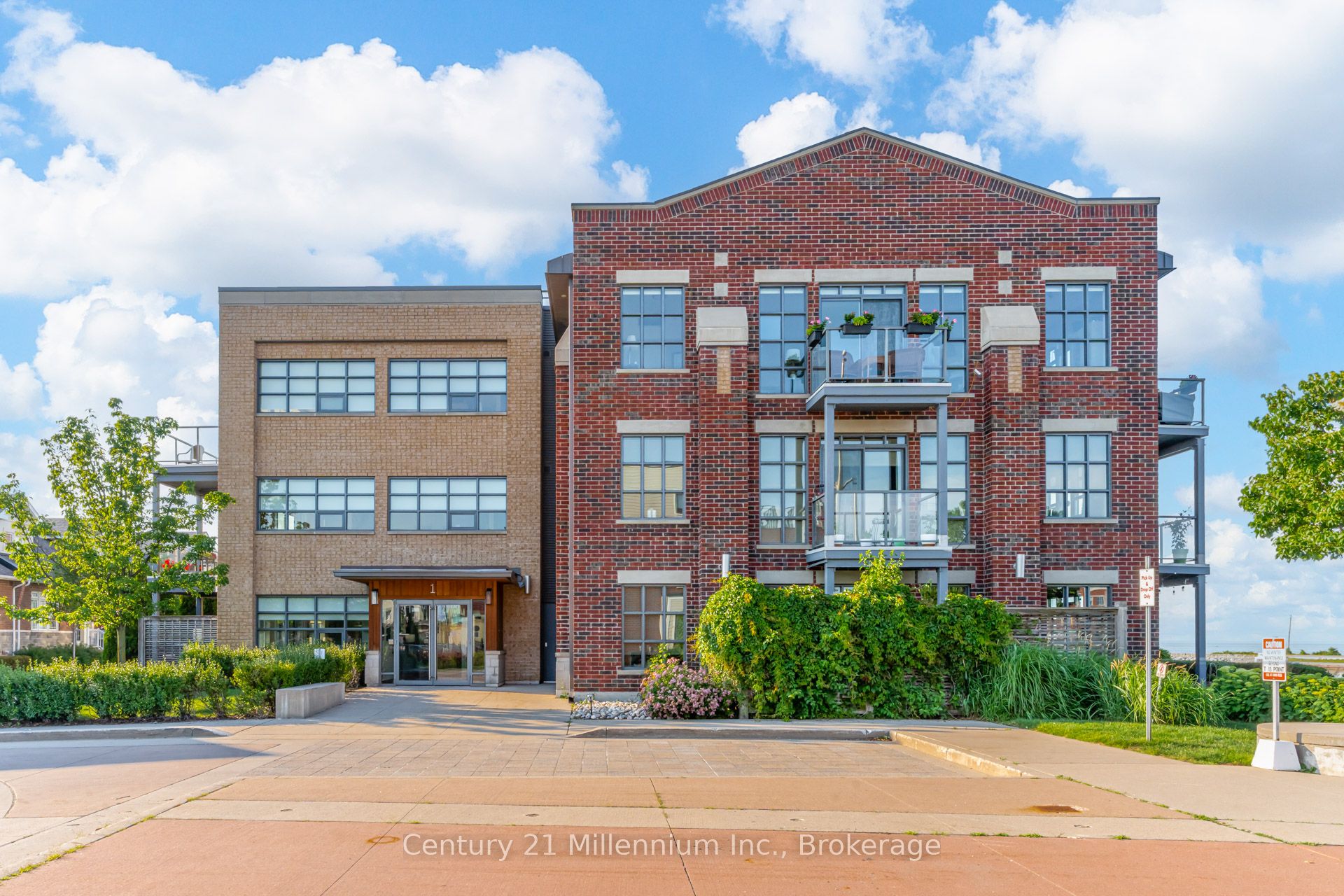 1 Shipyard Lane 209, Collingwood, ON L9Y 0W2 photo 3