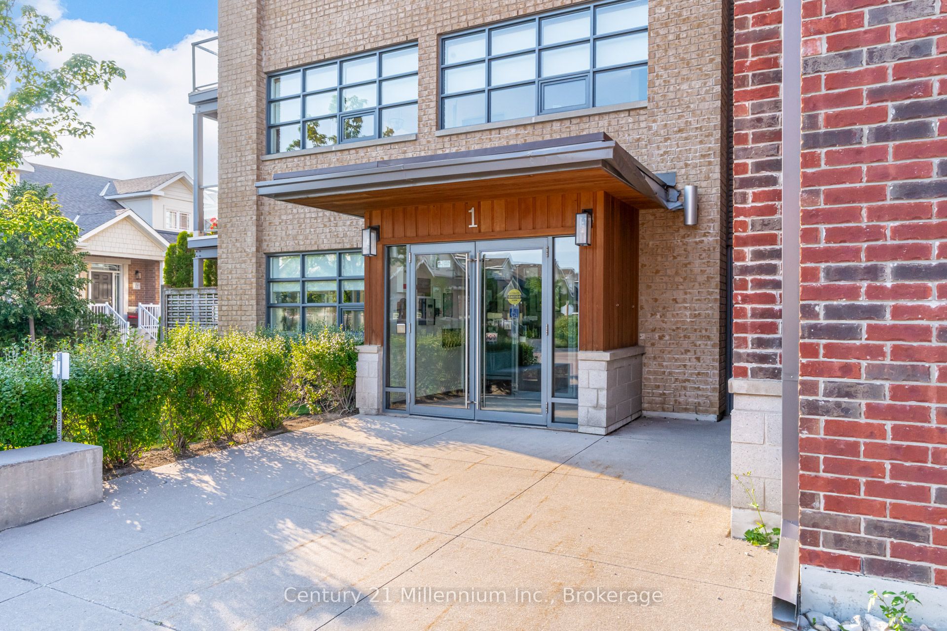 1 Shipyard Lane 209, Collingwood, ON L9Y 0W2 photo 4