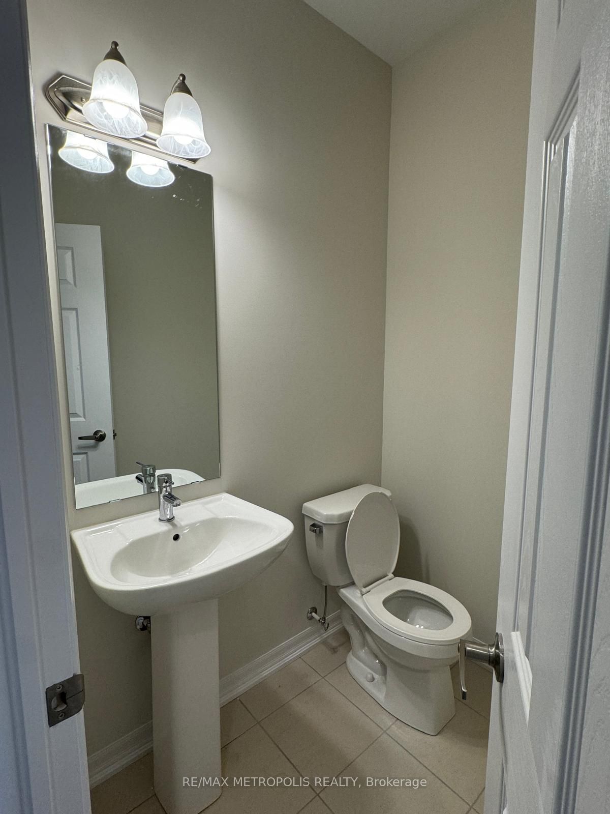 232 Warden Street, Clearview, ON L0M 1S0 photo 5