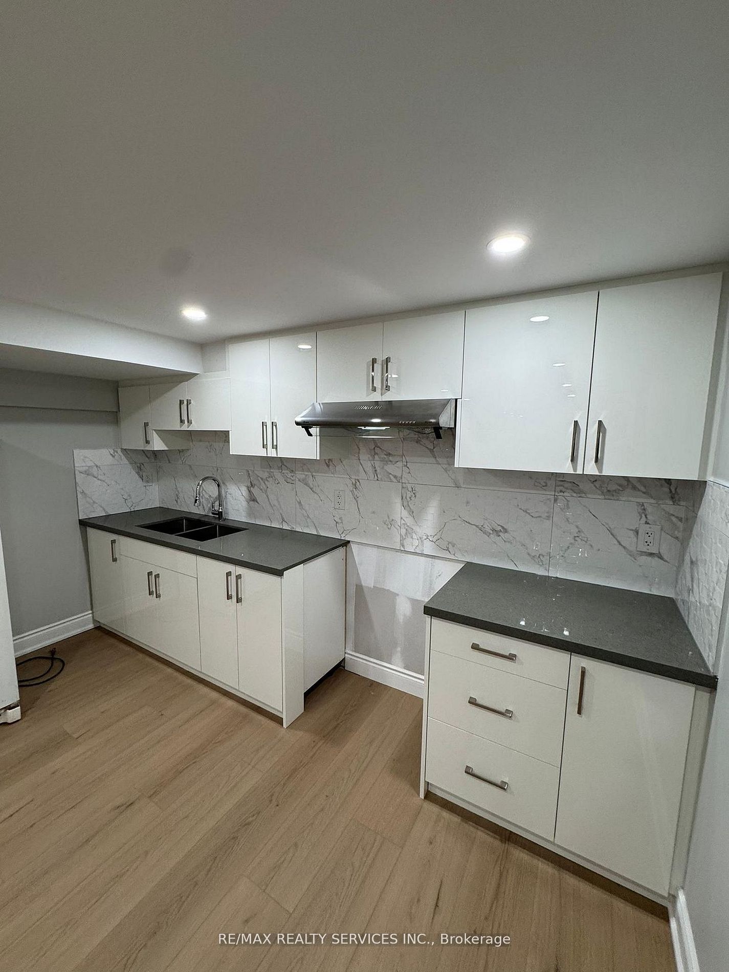 41 Maclaren Avenue BASEMENT, Barrie, ON L4N 3Y1 photo 3
