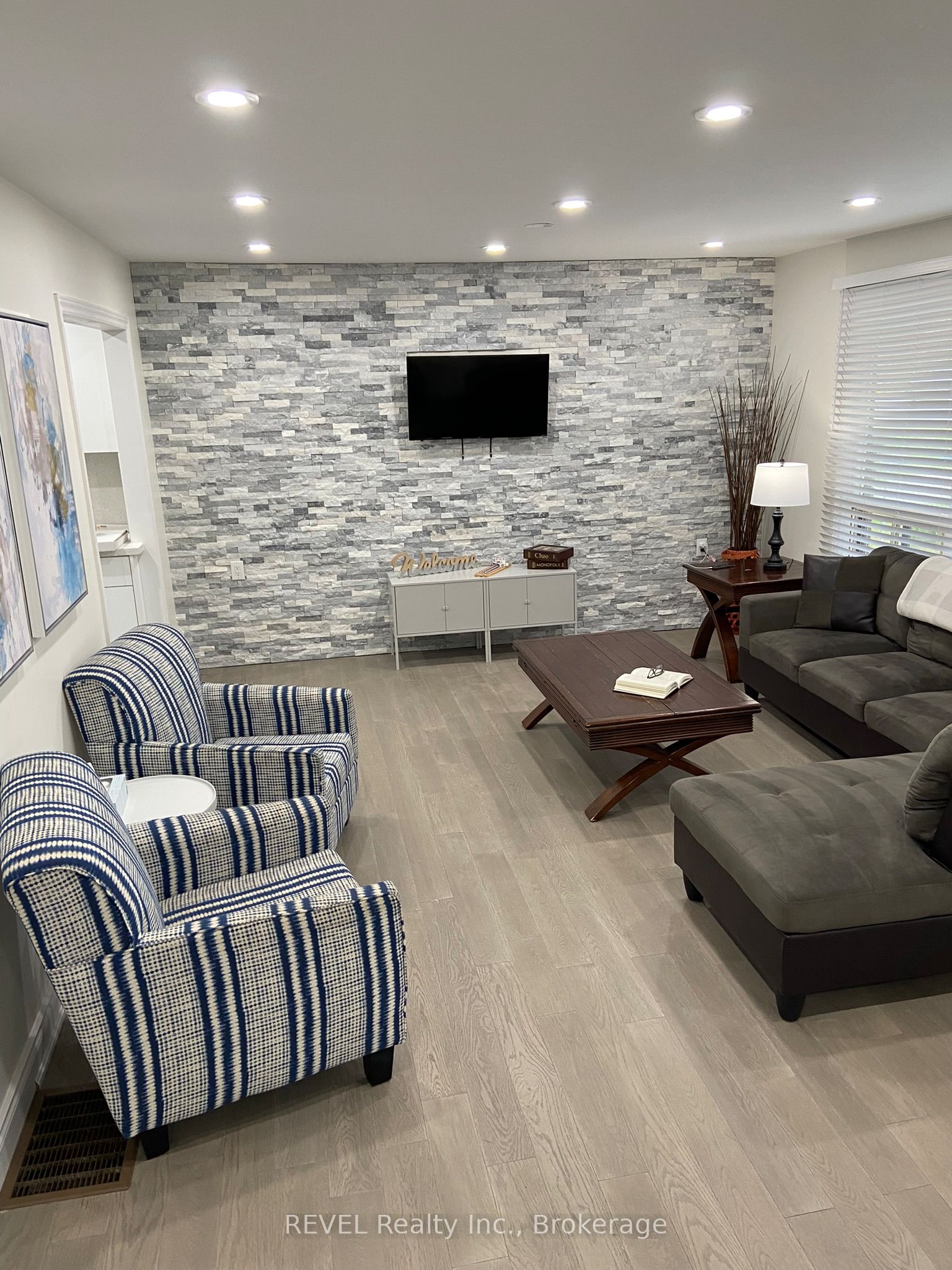 3184 Mosley Street, Wasaga Beach, ON L9Z 1V4 photo 4
