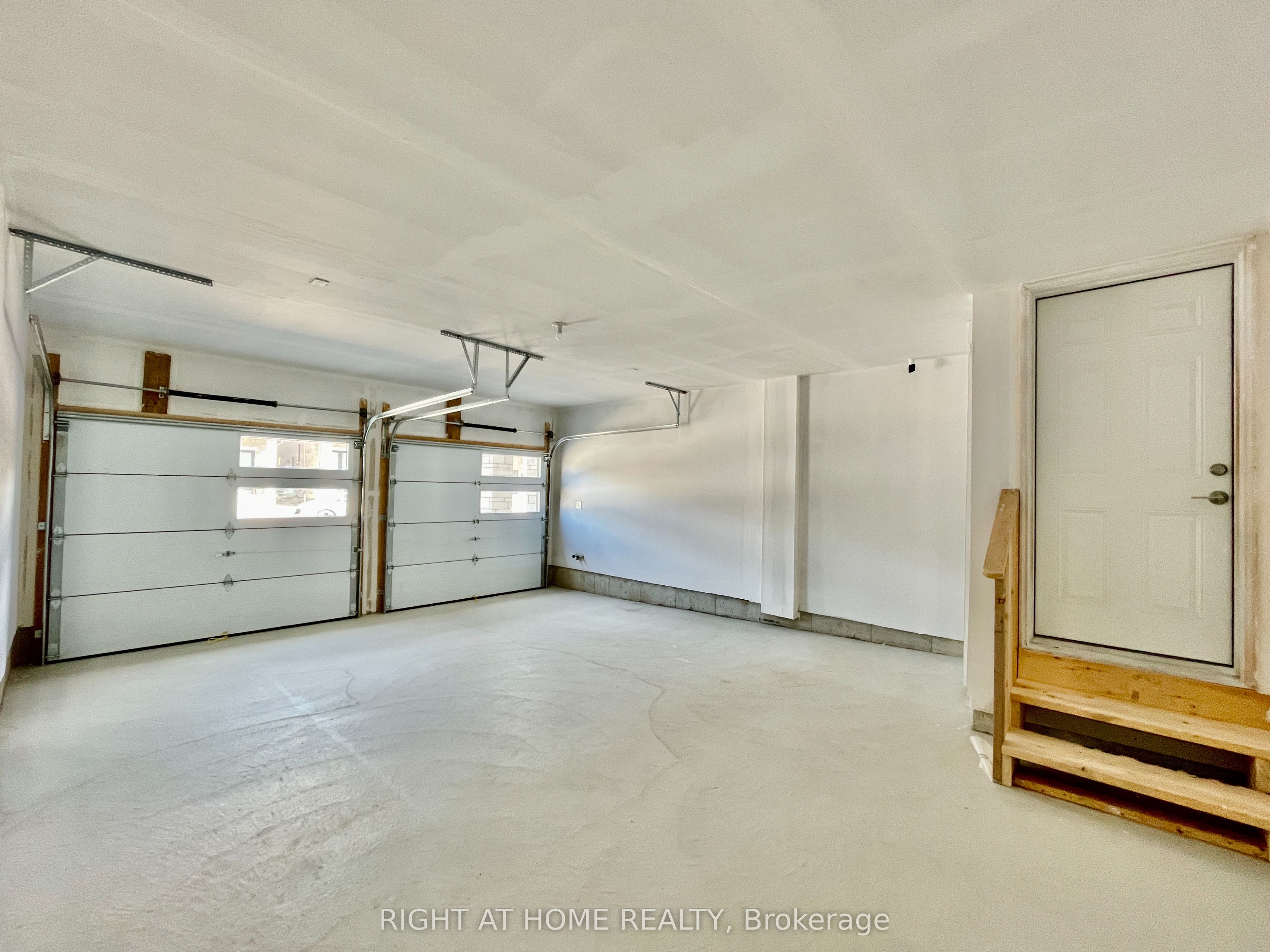 12 Sweet Cicely Street, Springwater, ON L9X 2E2 photo 3