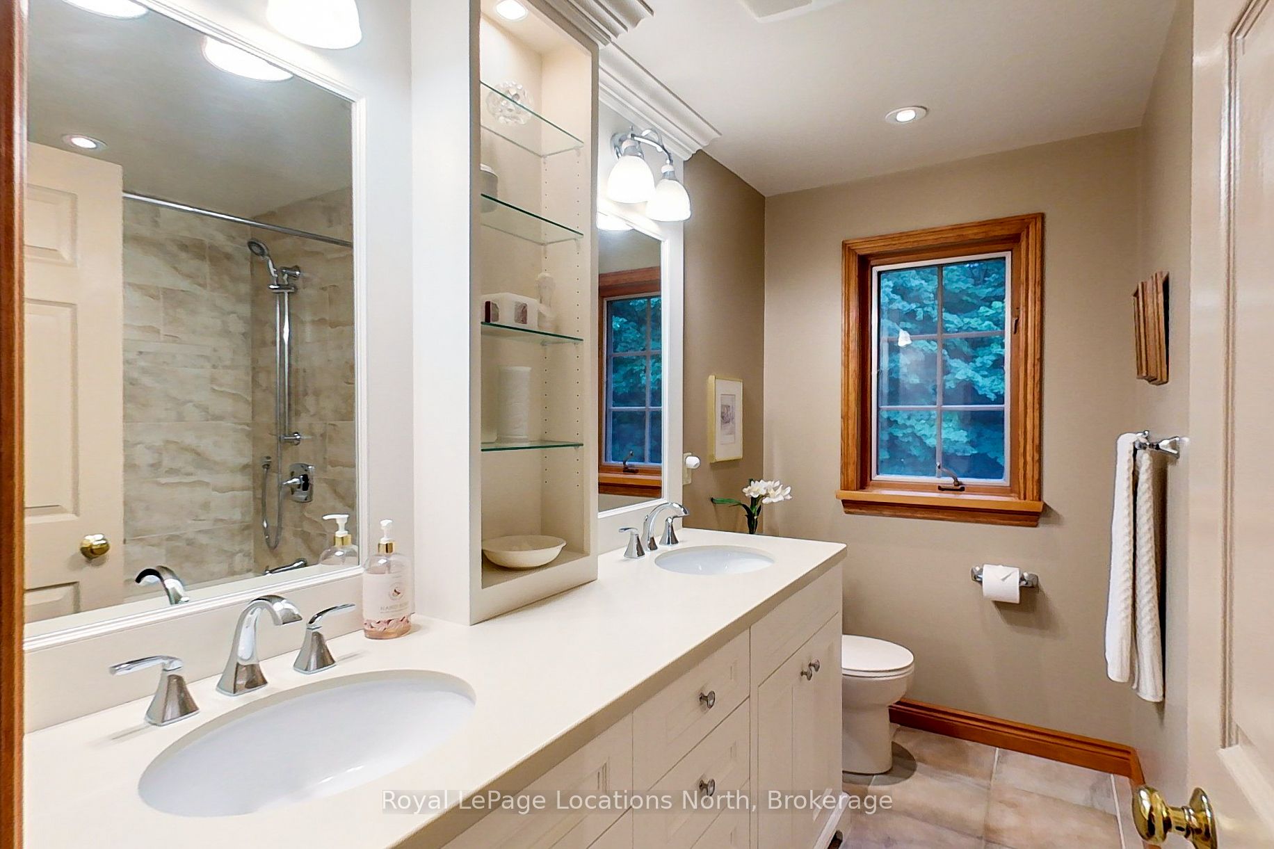 245 Jane Street, Clearview, ON L0M 1S0 photo 5