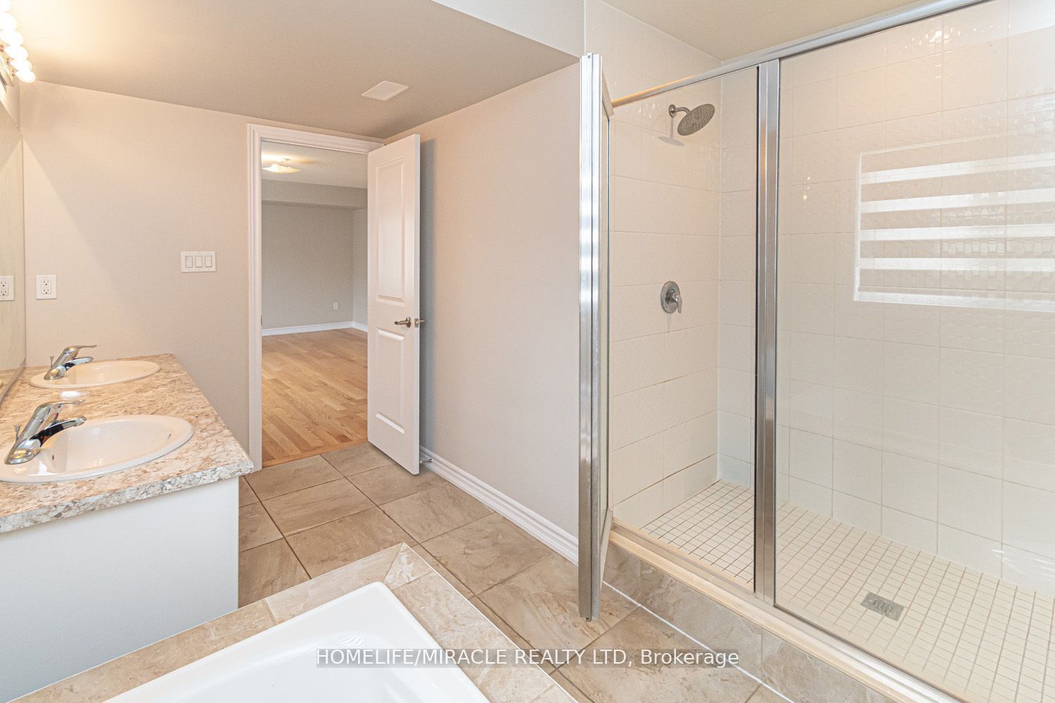 35 Bannister Road, Barrie, ON L9J 0L5 photo 5