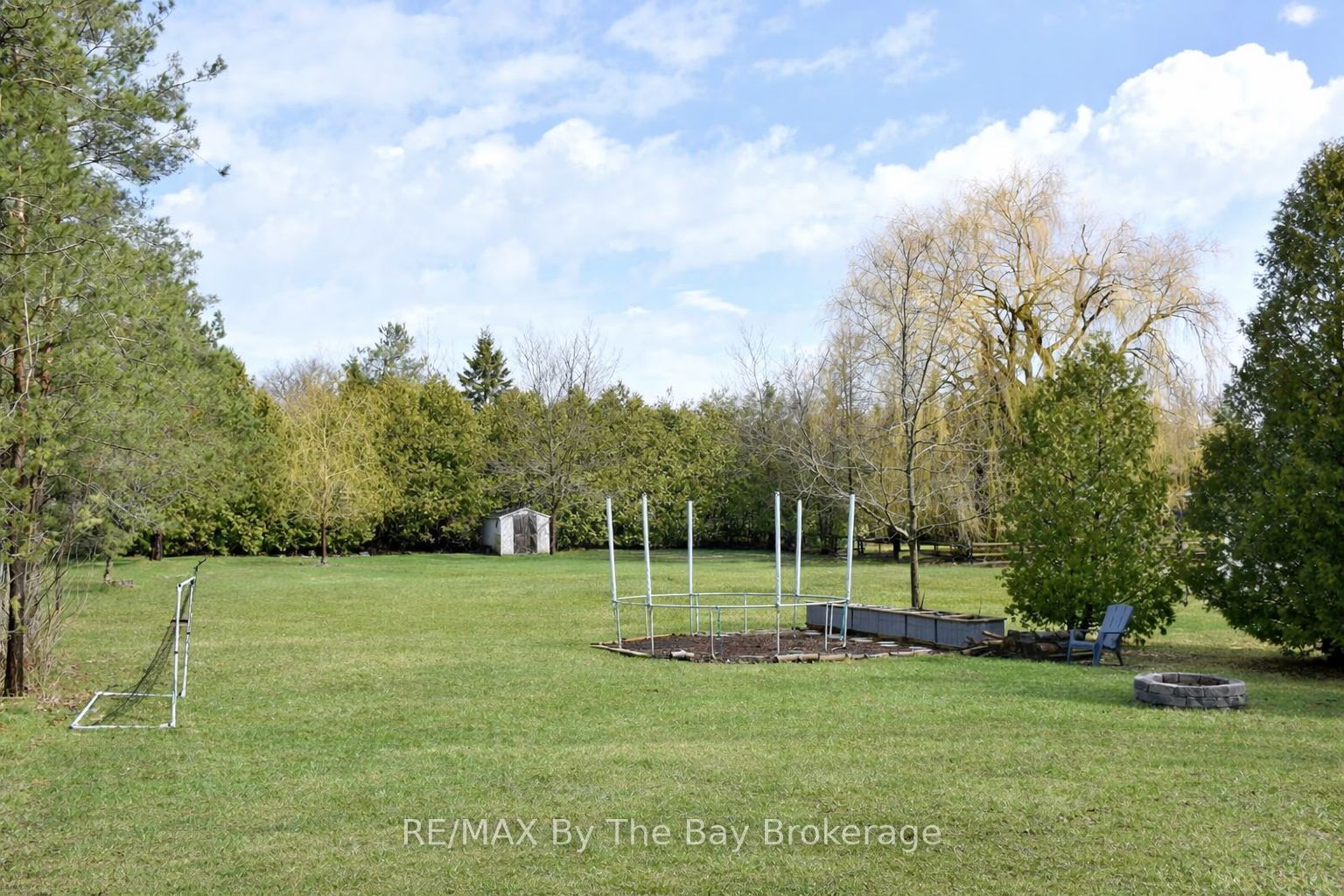215 Montreal Street, Clearview, ON L0M 1S0