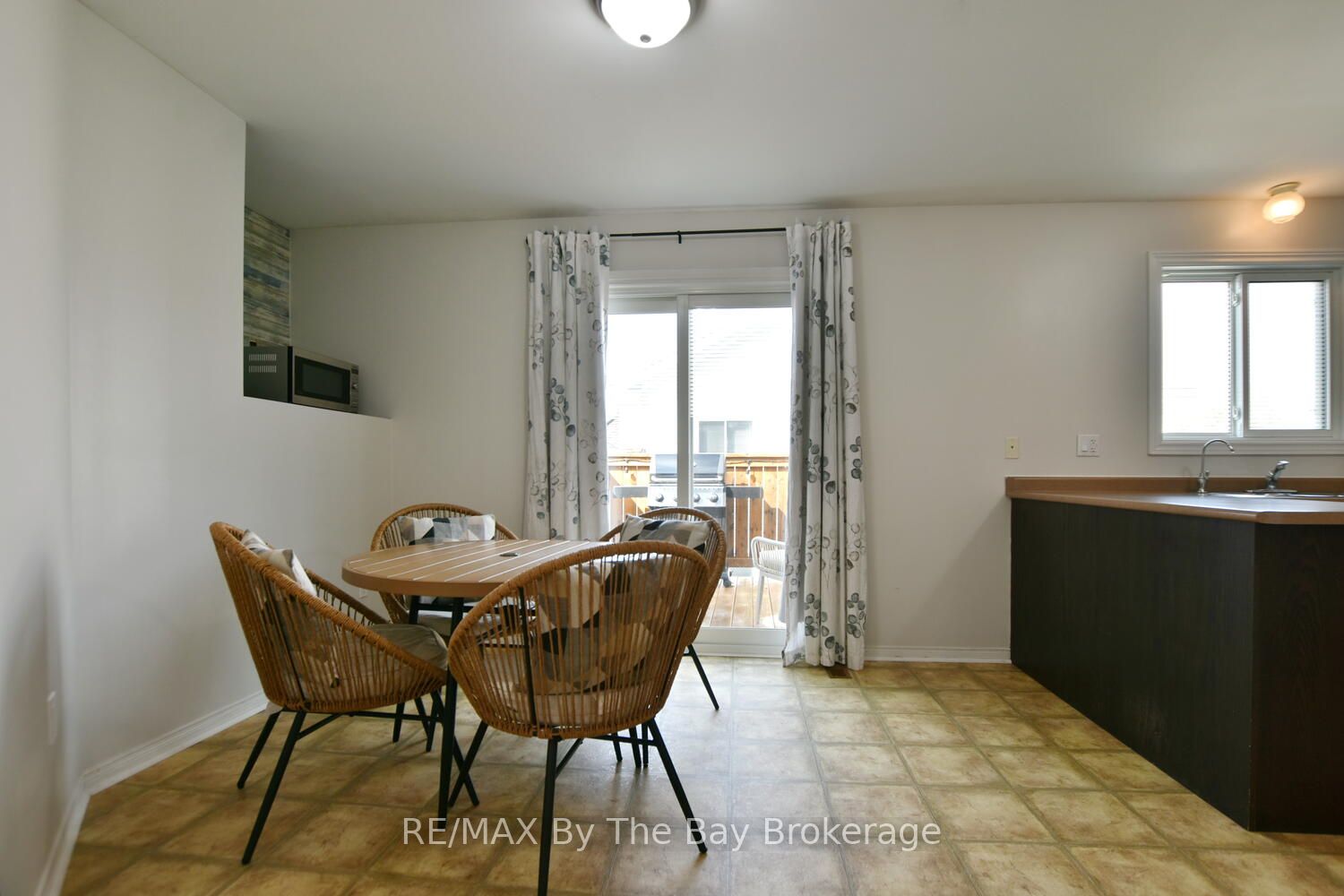 215 Montreal Street, Clearview, ON L0M 1S0 photo 5
