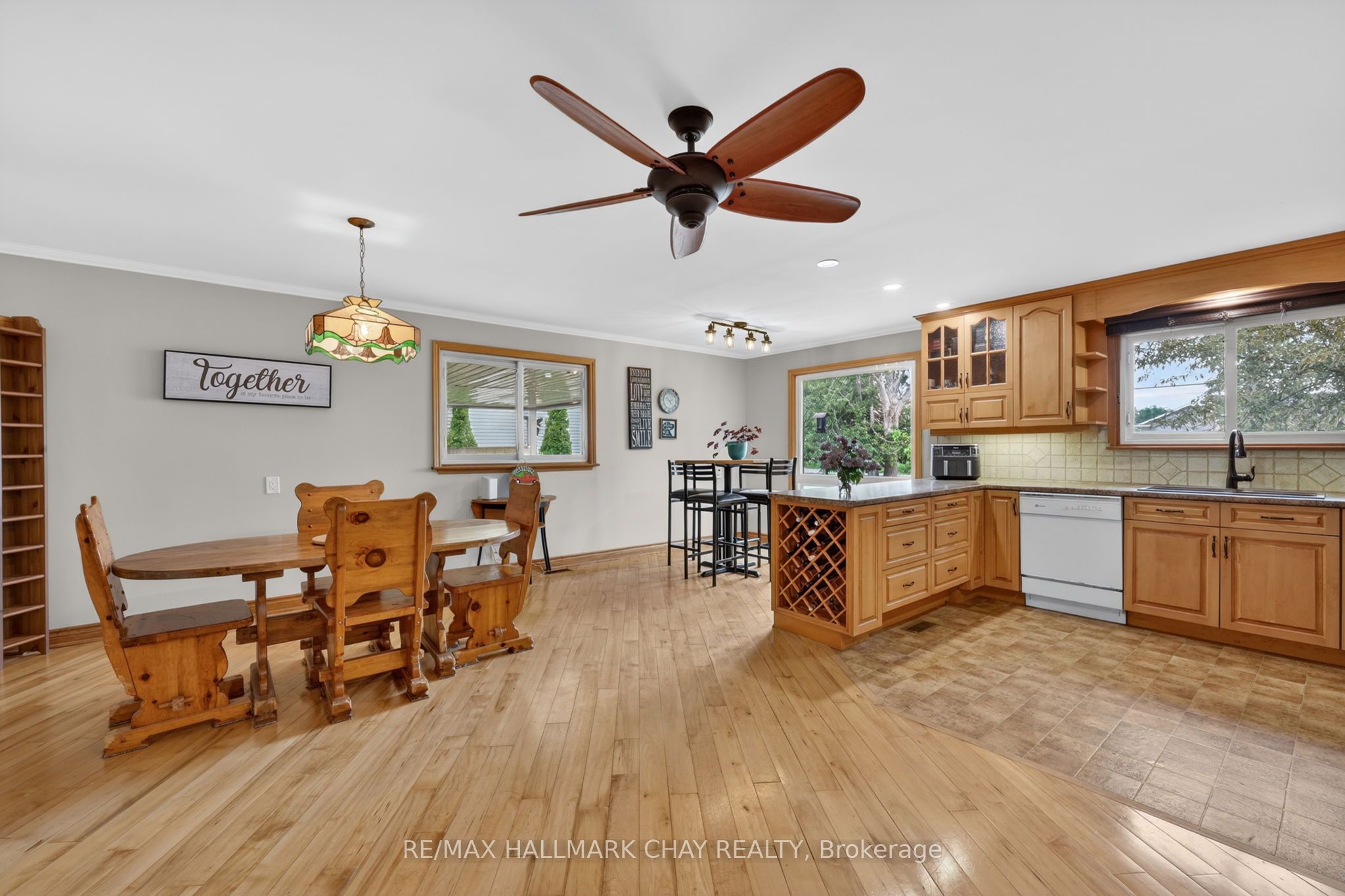 2017 Warminster Side Road, Oro-Medonte, ON L3V 0K5 photo 5