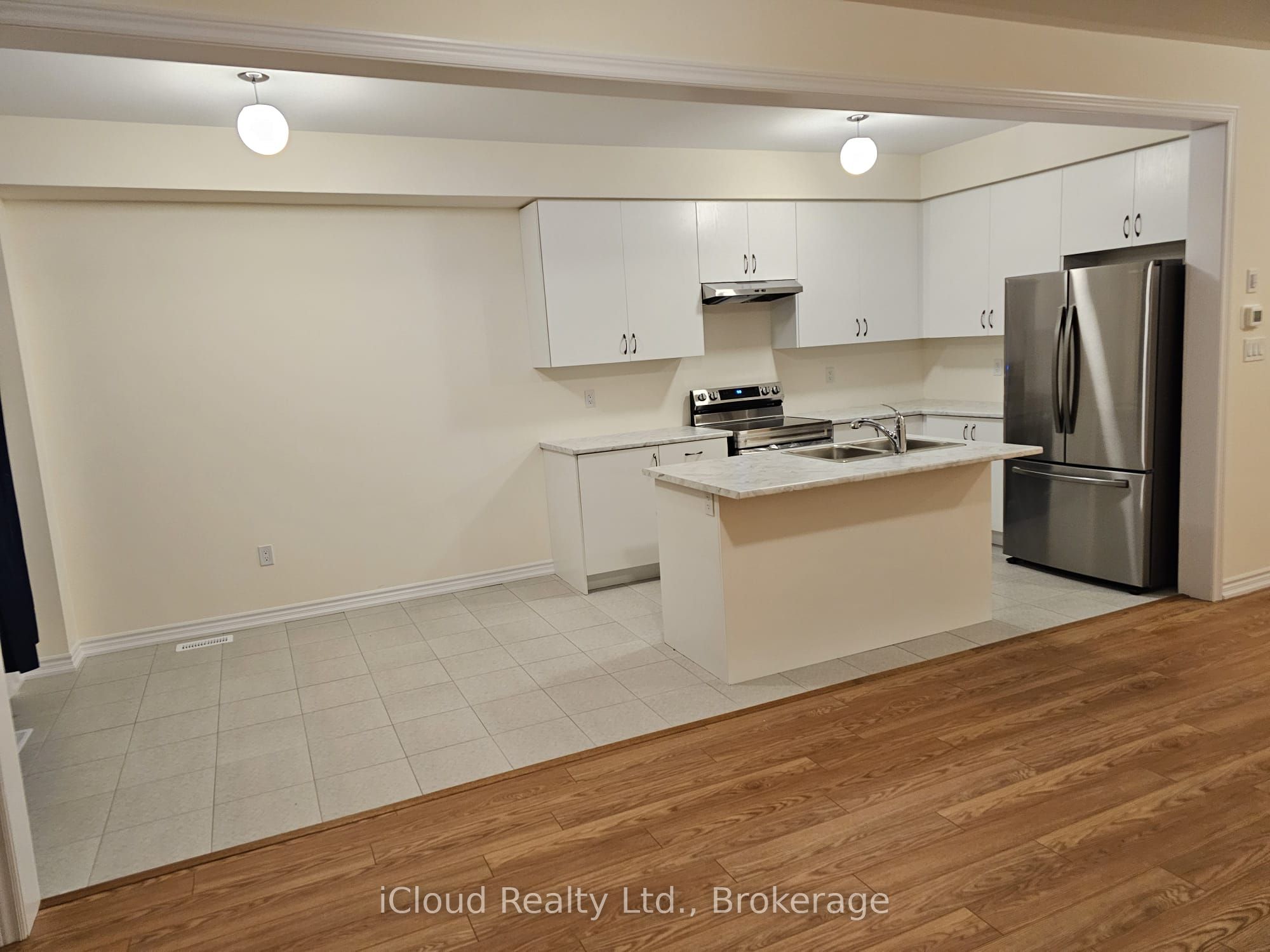9 Durham Avenue, Barrie, ON L9J 0W2 photo 3