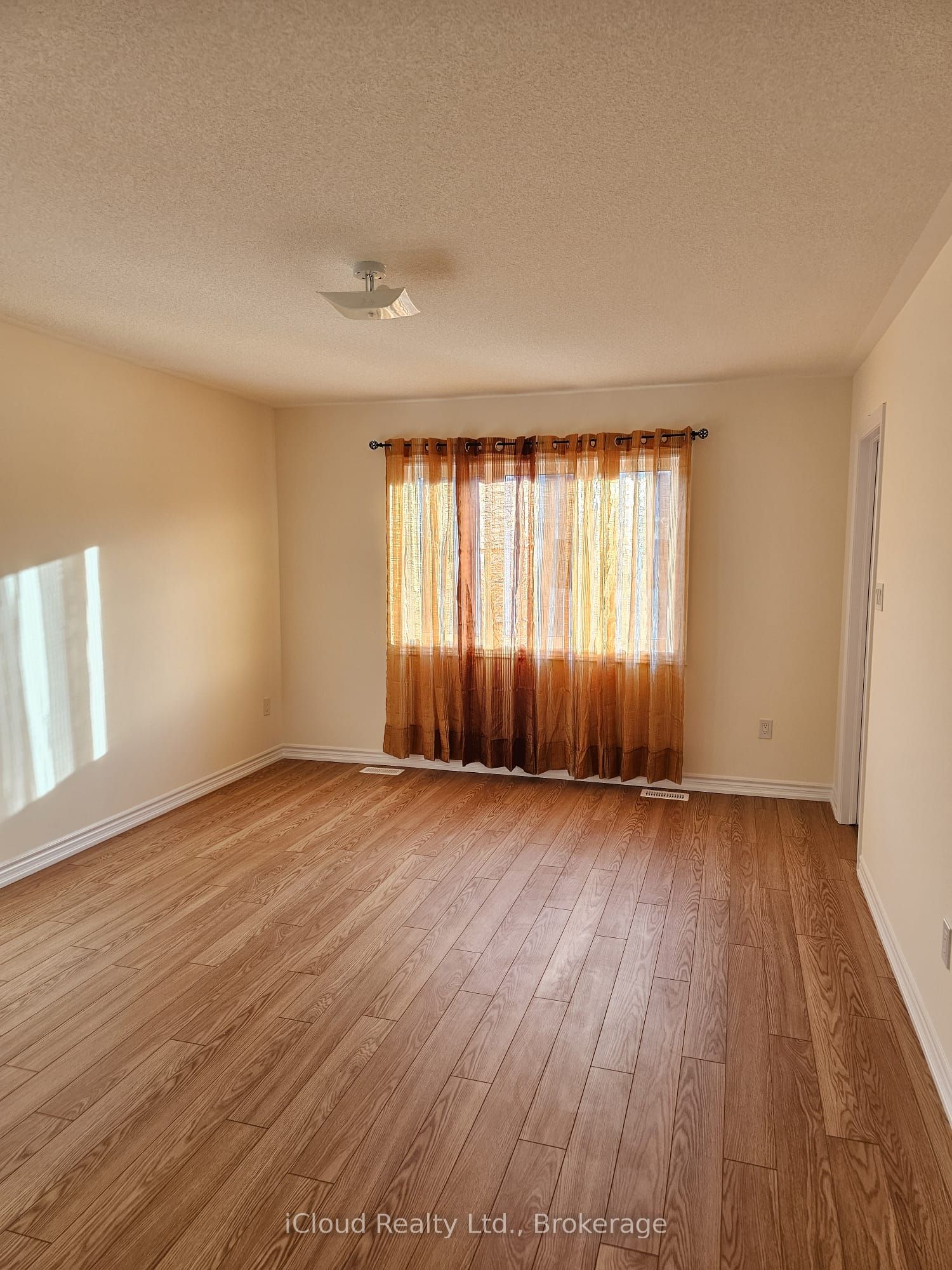 9 Durham Avenue, Barrie, ON L9J 0W2 photo 5
