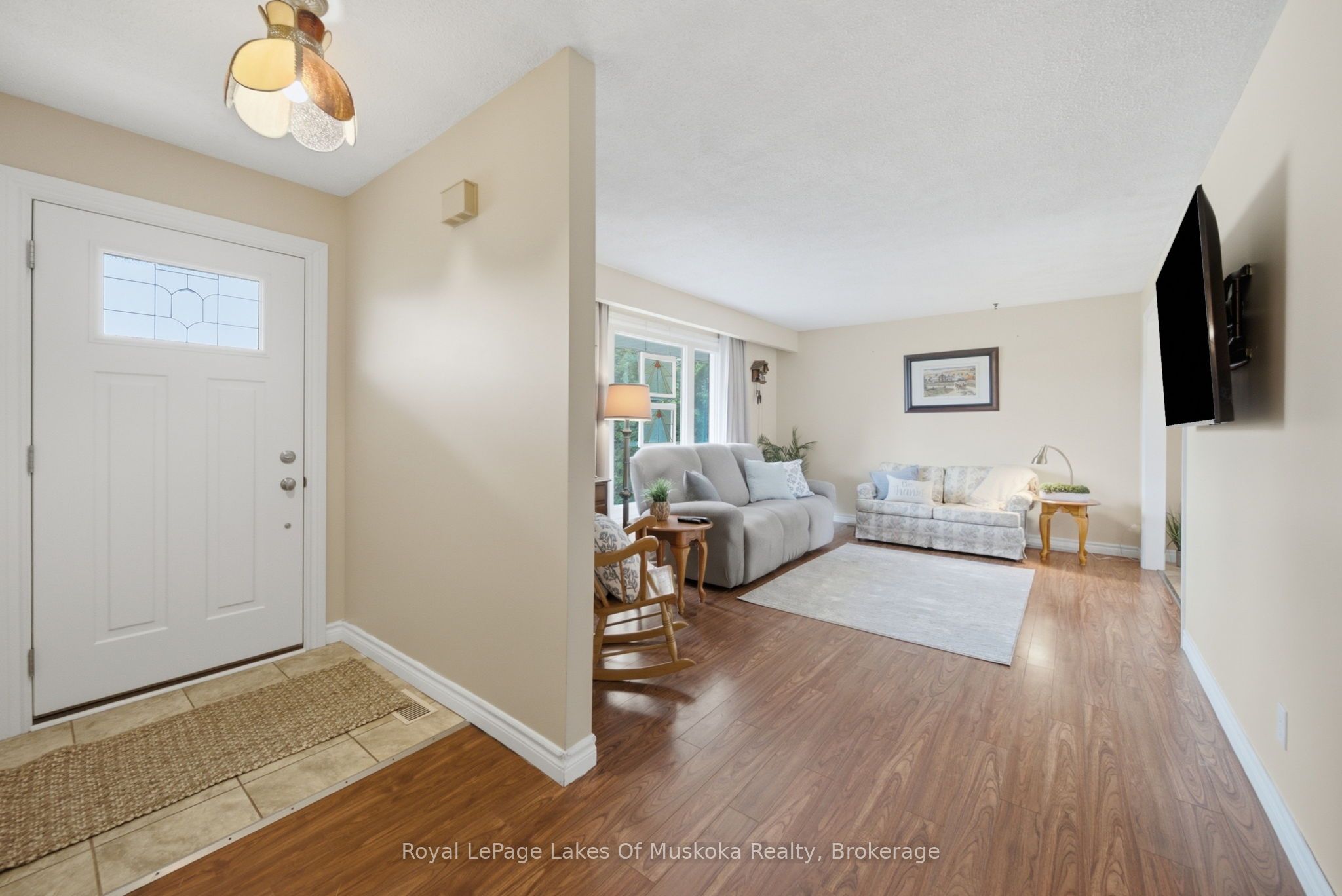2049 Marchmont Road, Severn, ON L3V 6H2 photo 4