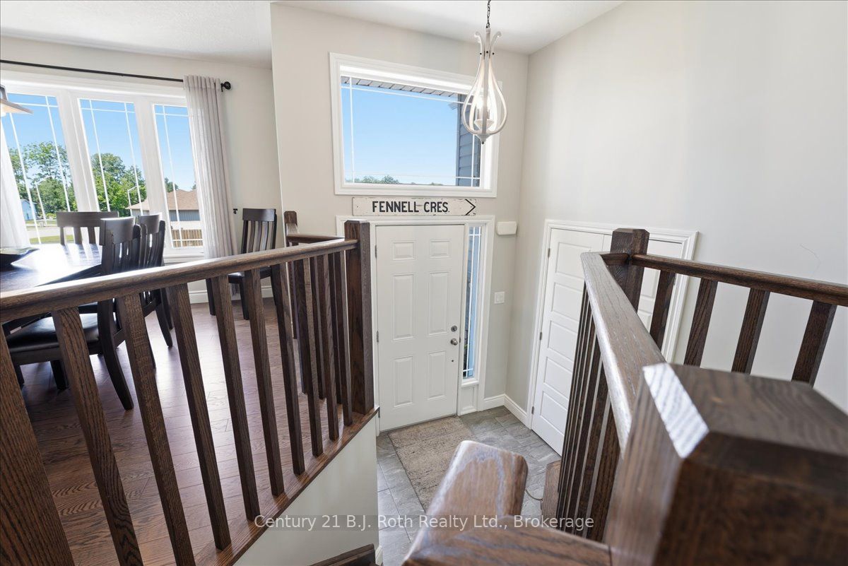 27 Ralph Dalton Boulevard, Tay, ON L0K 2A0 photo 4
