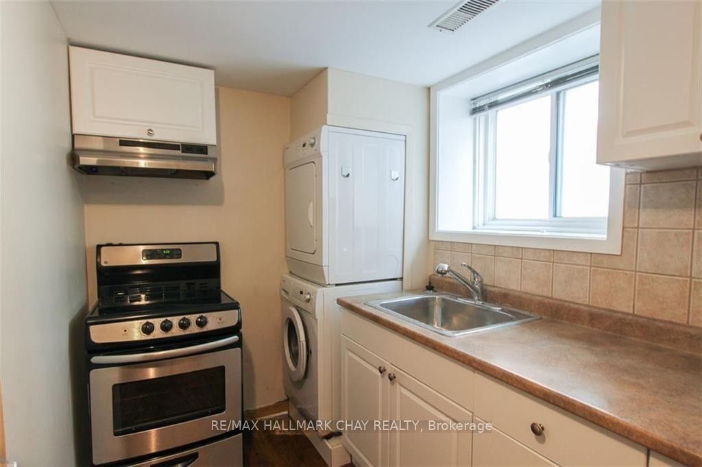 115 COLLIER Street Lower level, Barrie, ON L4M 1H2 photo 2