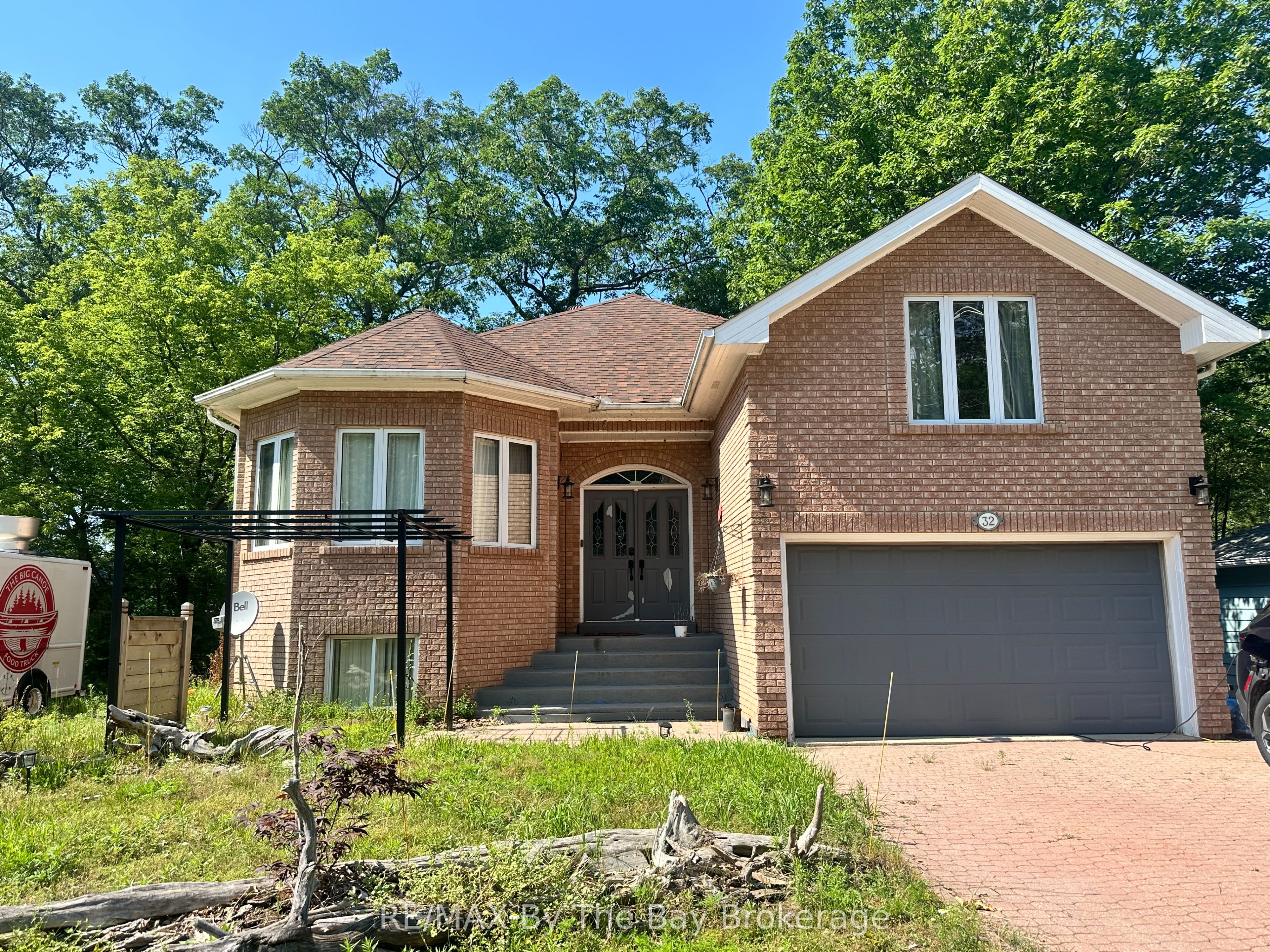 32 1st Lane, Wasaga Beach, ON L9Z 2G3
