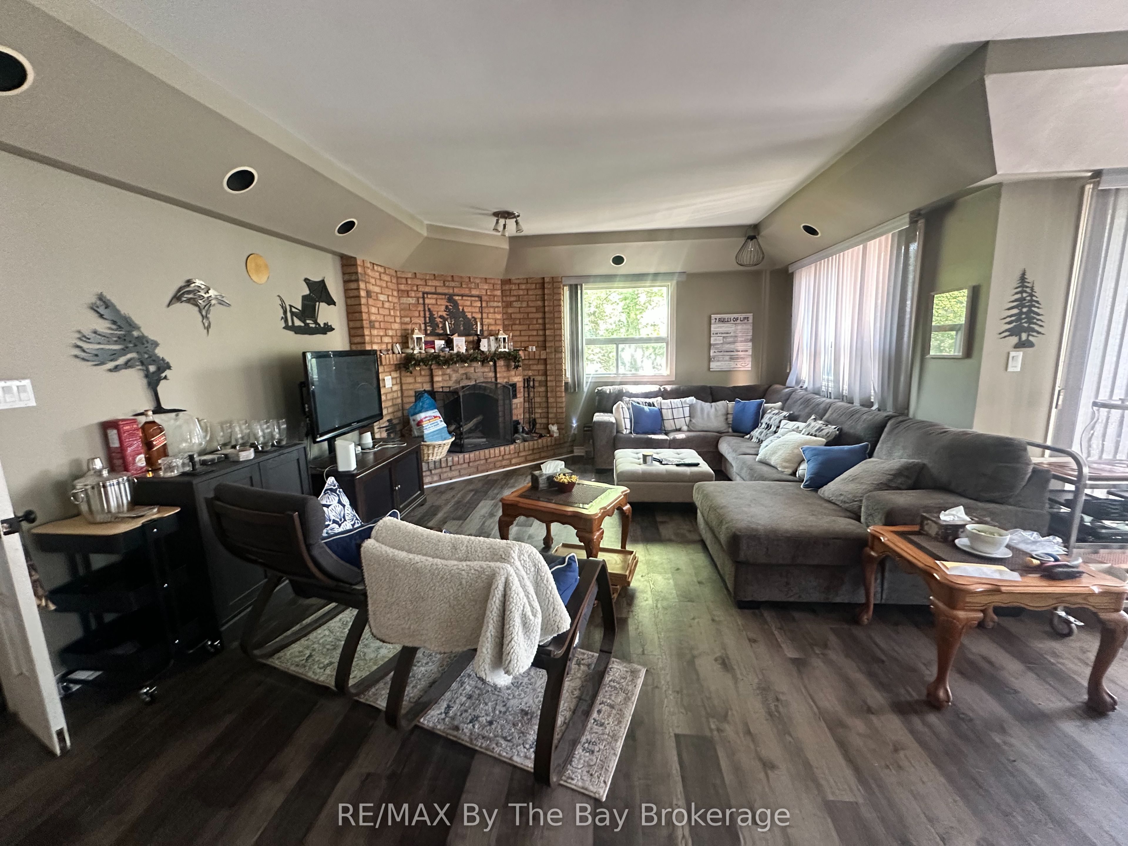 32 1st Lane, Wasaga Beach, ON L9Z 2G3 photo 4