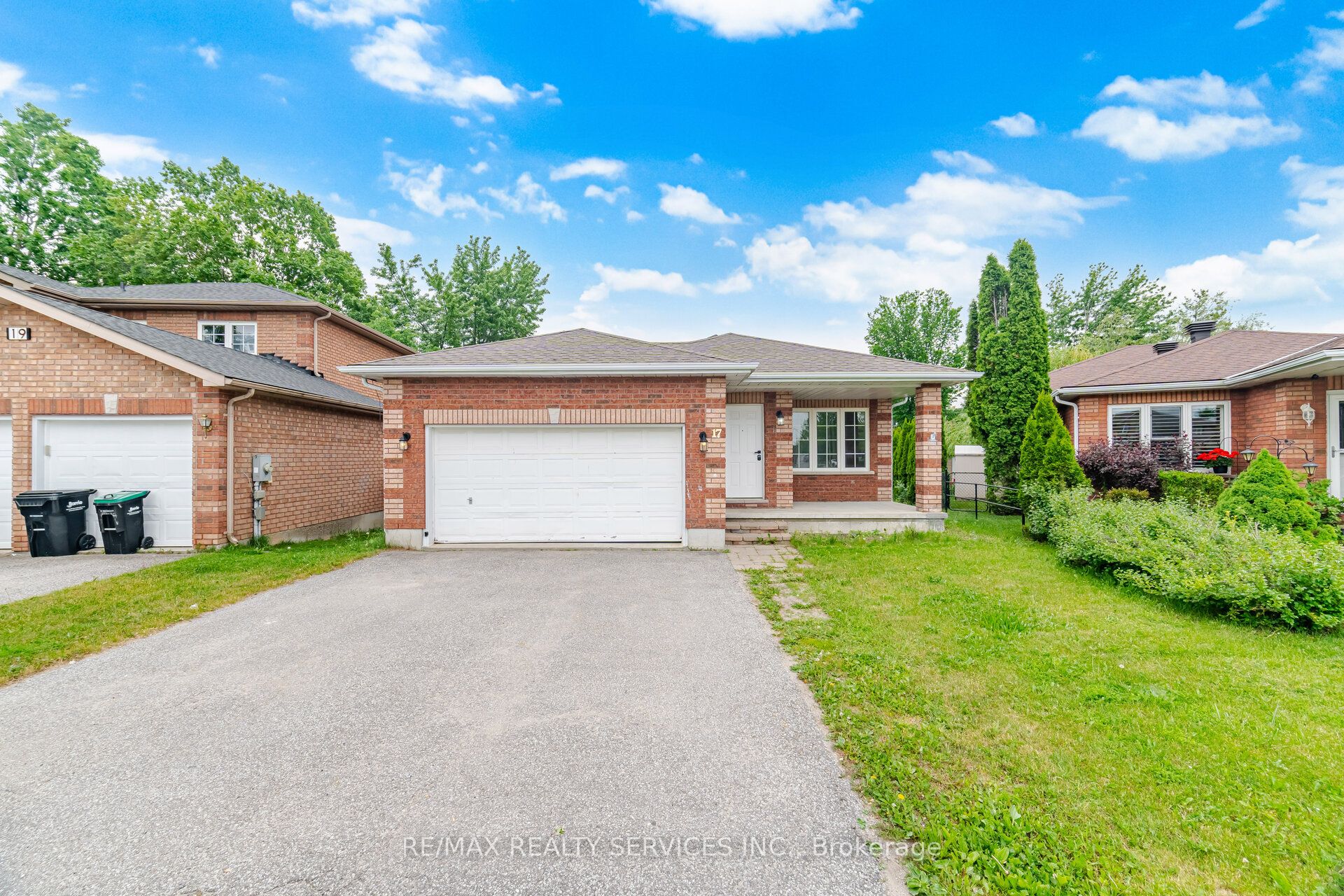 17 Sydenham Wells, Barrie, ON L4M 6R3 photo 2