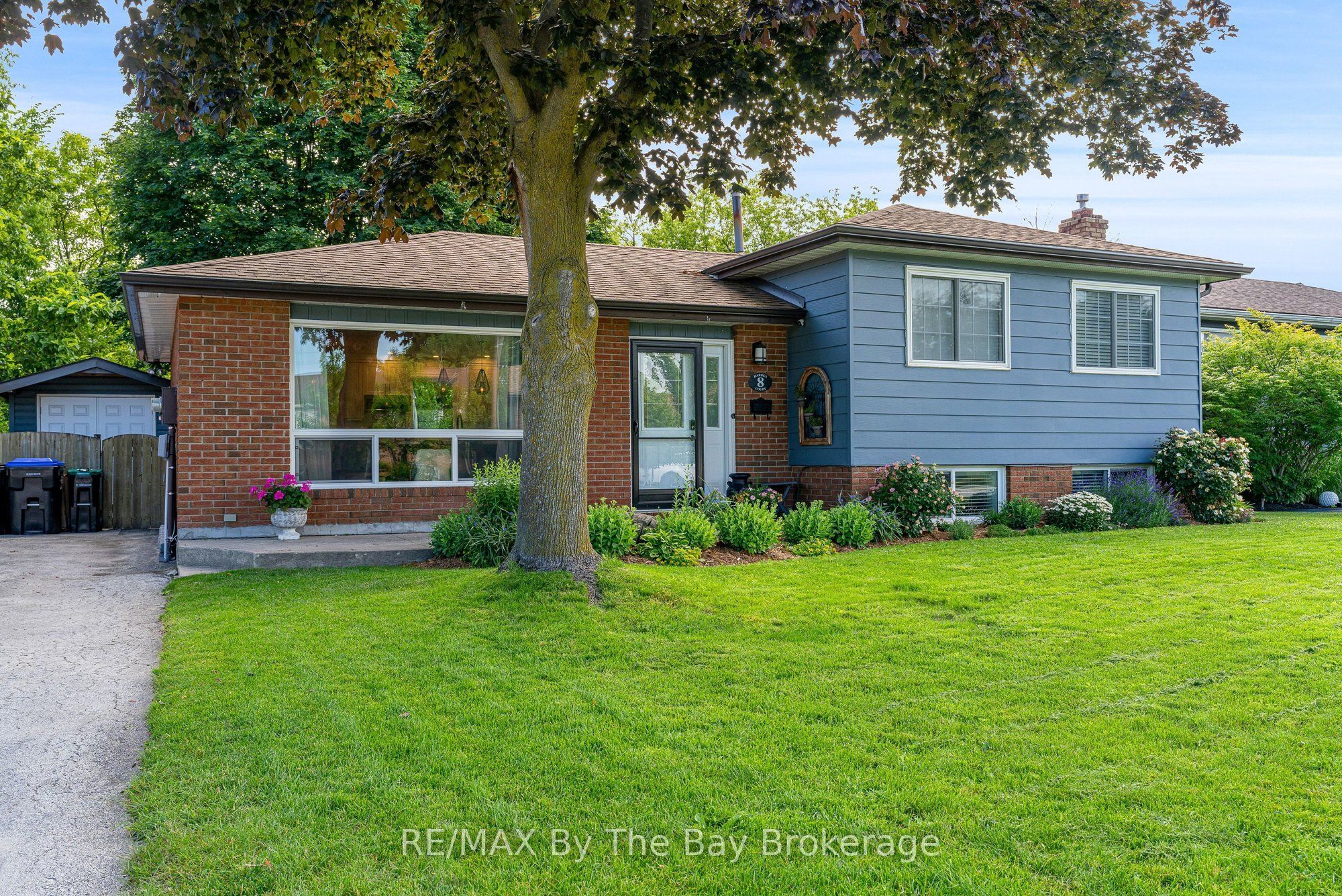 8 Harben Court, Collingwood, ON L9Y 4L8 photo 2
