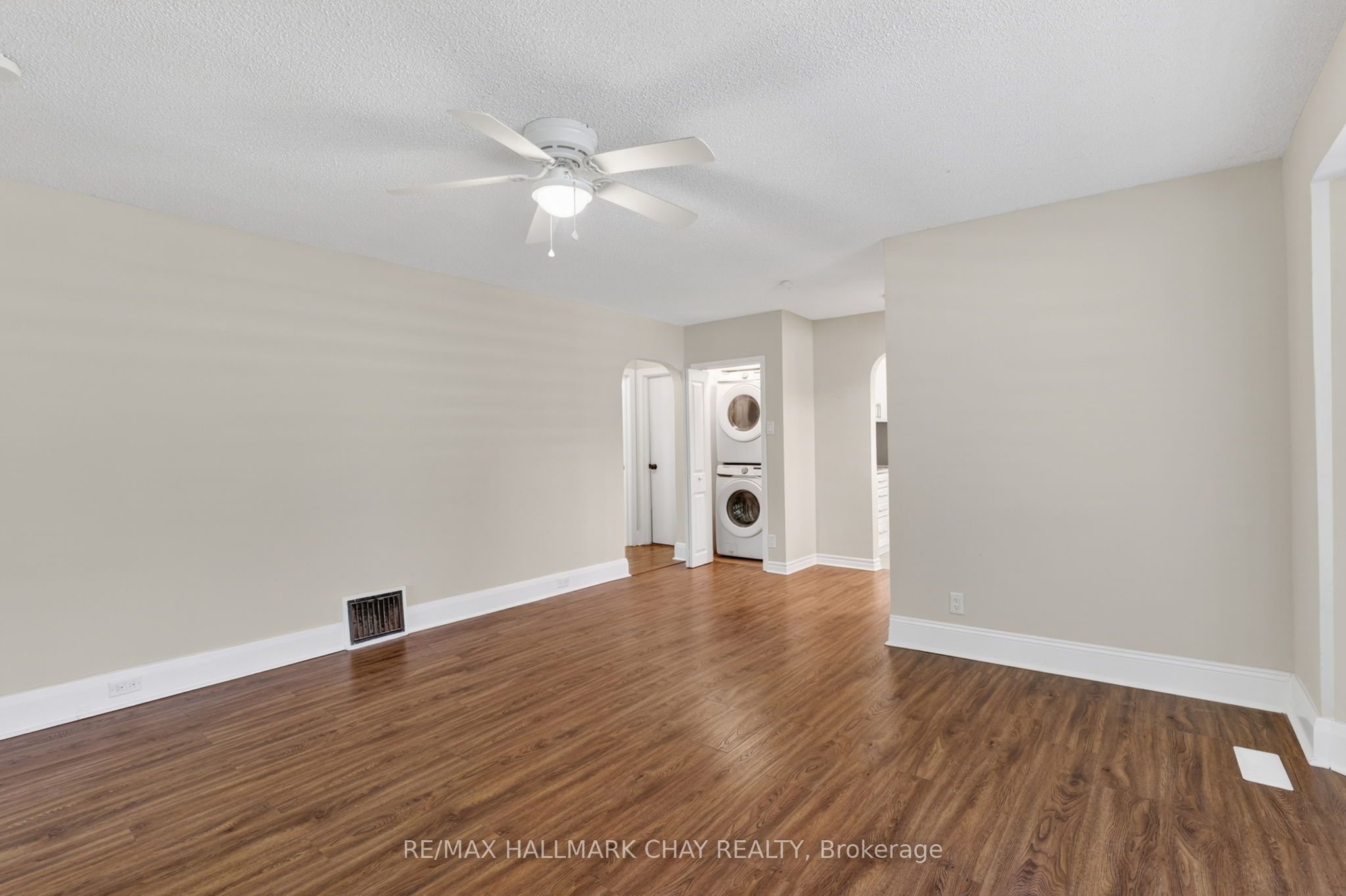 30 Penetang Street MAIN, Barrie, ON L4M 1V6 photo 4