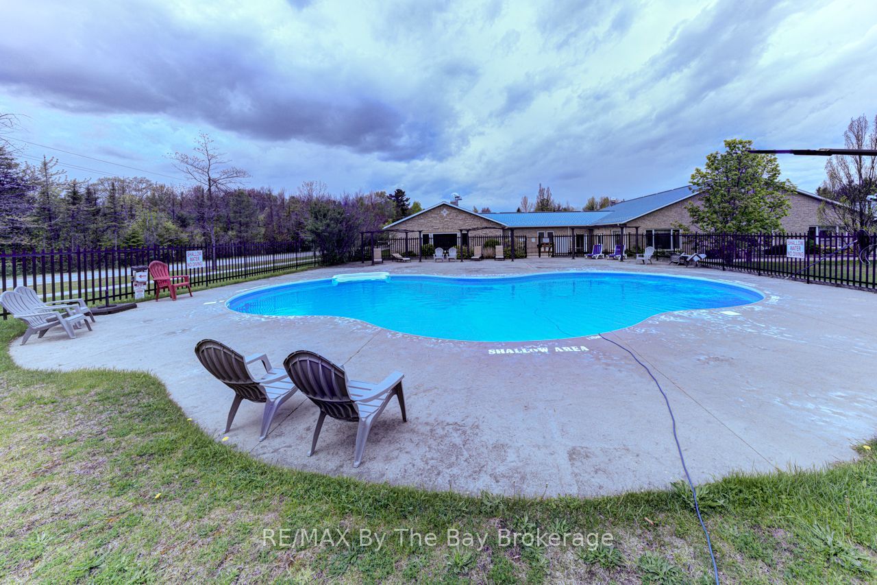 85 THEME PARK Drive 92, Wasaga Beach, ON L9Z 1X7 photo 2