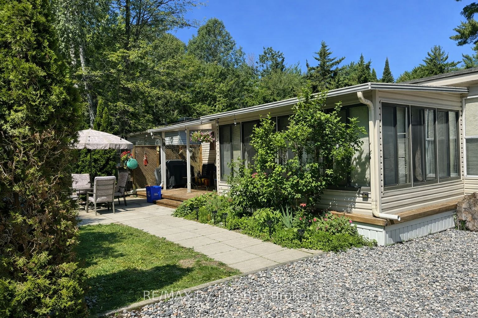 85 THEME PARK Drive 92, Wasaga Beach, ON L9Z 1X7 photo 3
