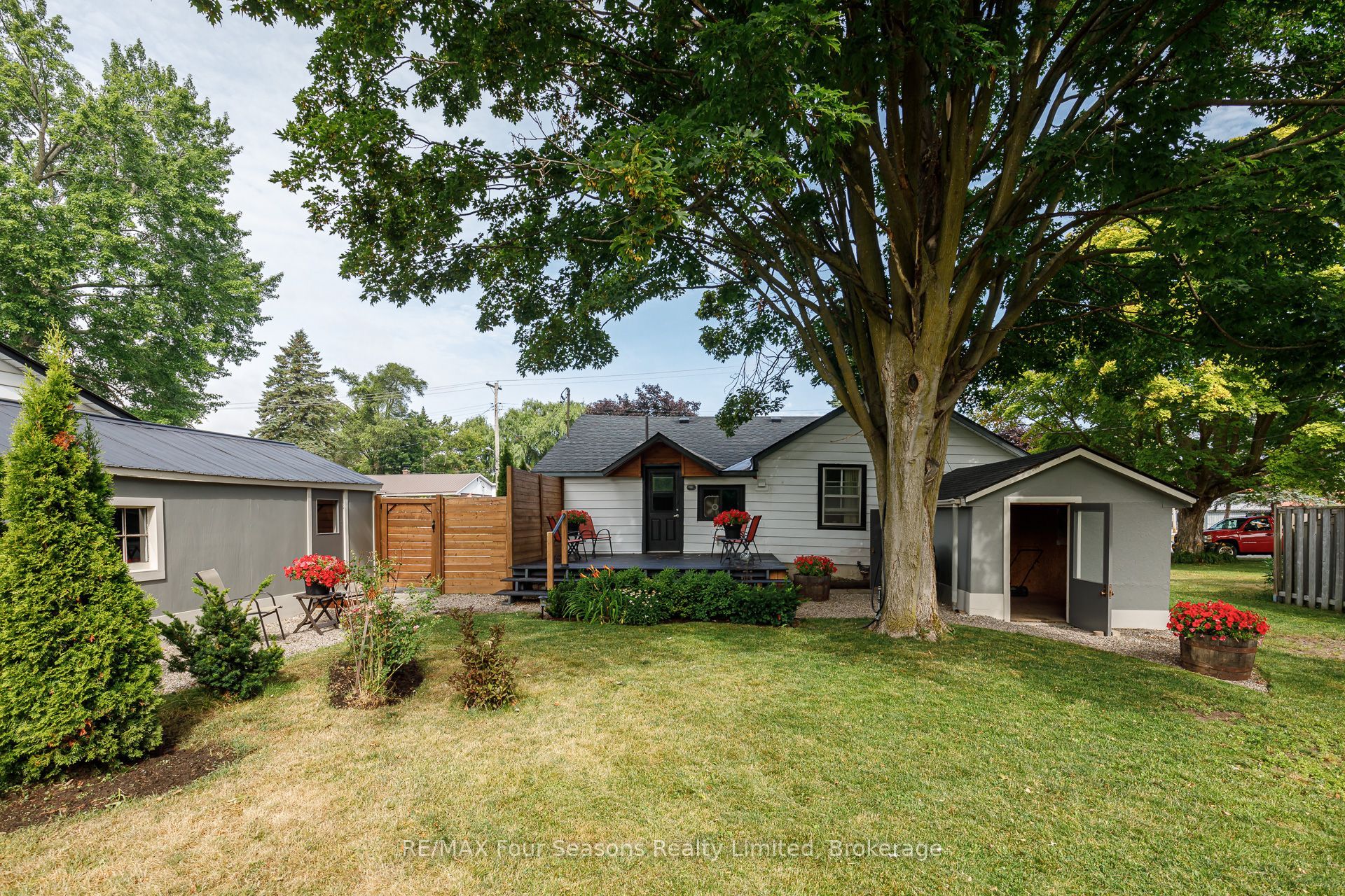 231 Superior Street, Clearview, ON L0M 1S0 photo 2