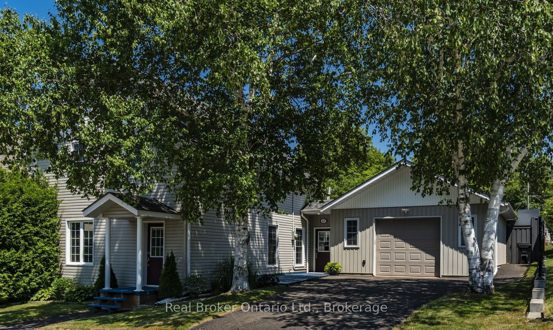 17 Peel Street, Penetanguishene, ON L9M 1A5 photo 3