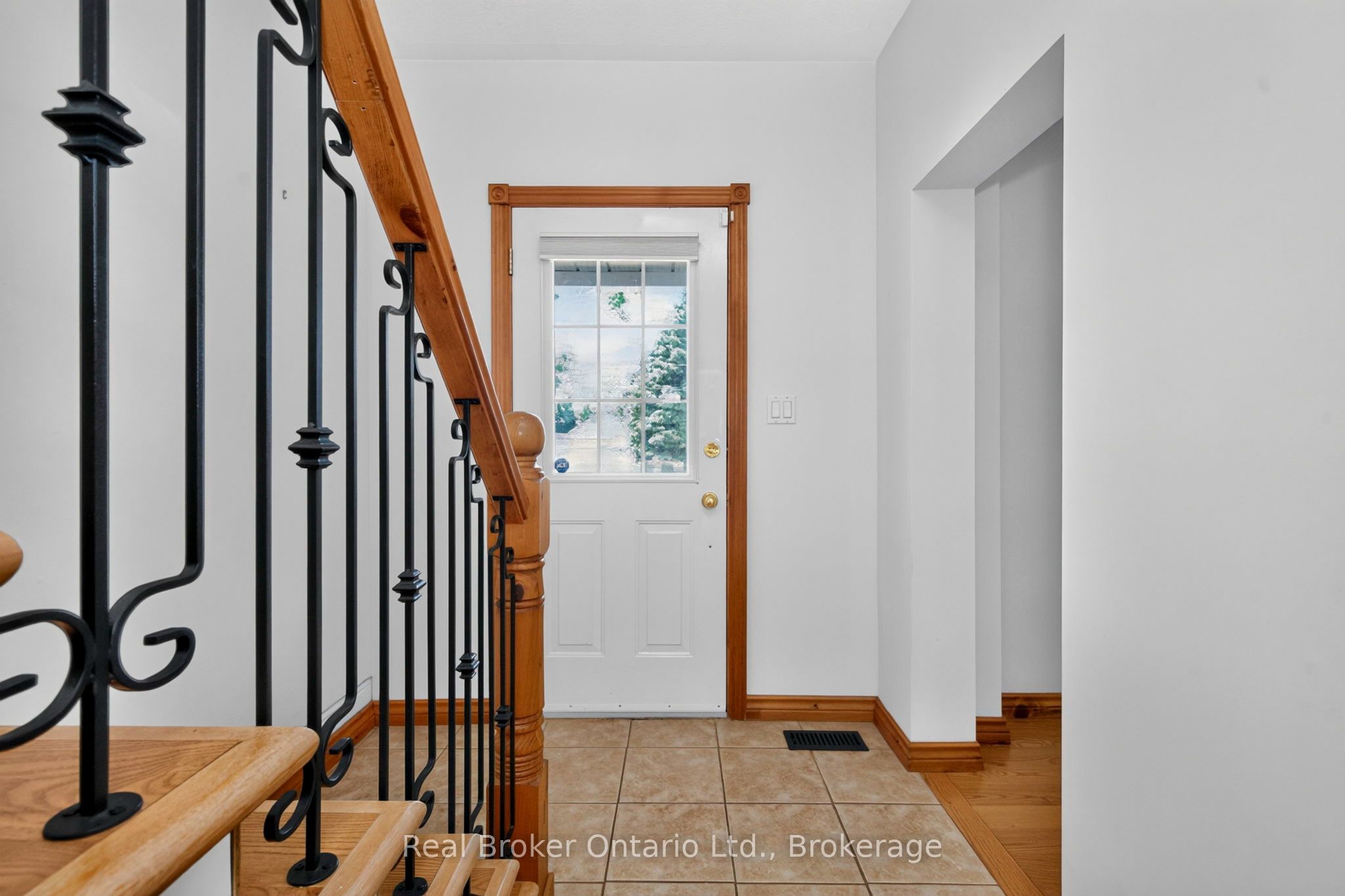 17 Peel Street, Penetanguishene, ON L9M 1A5 photo 5