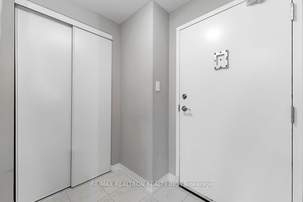 300 Essa Road 603, Barrie, ON L4N 9Y4 photo 2