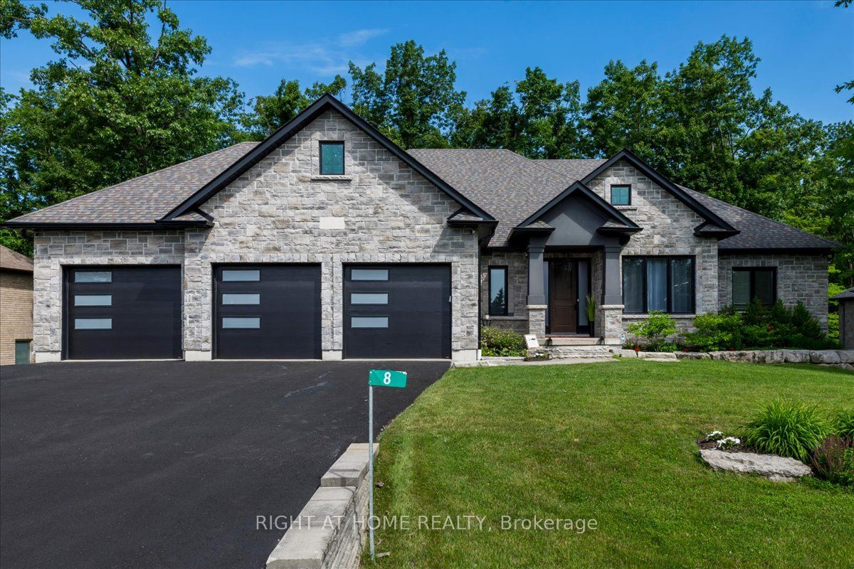 8 Lloyd Cook Drive W, Springwater, ON L0L 1Y3