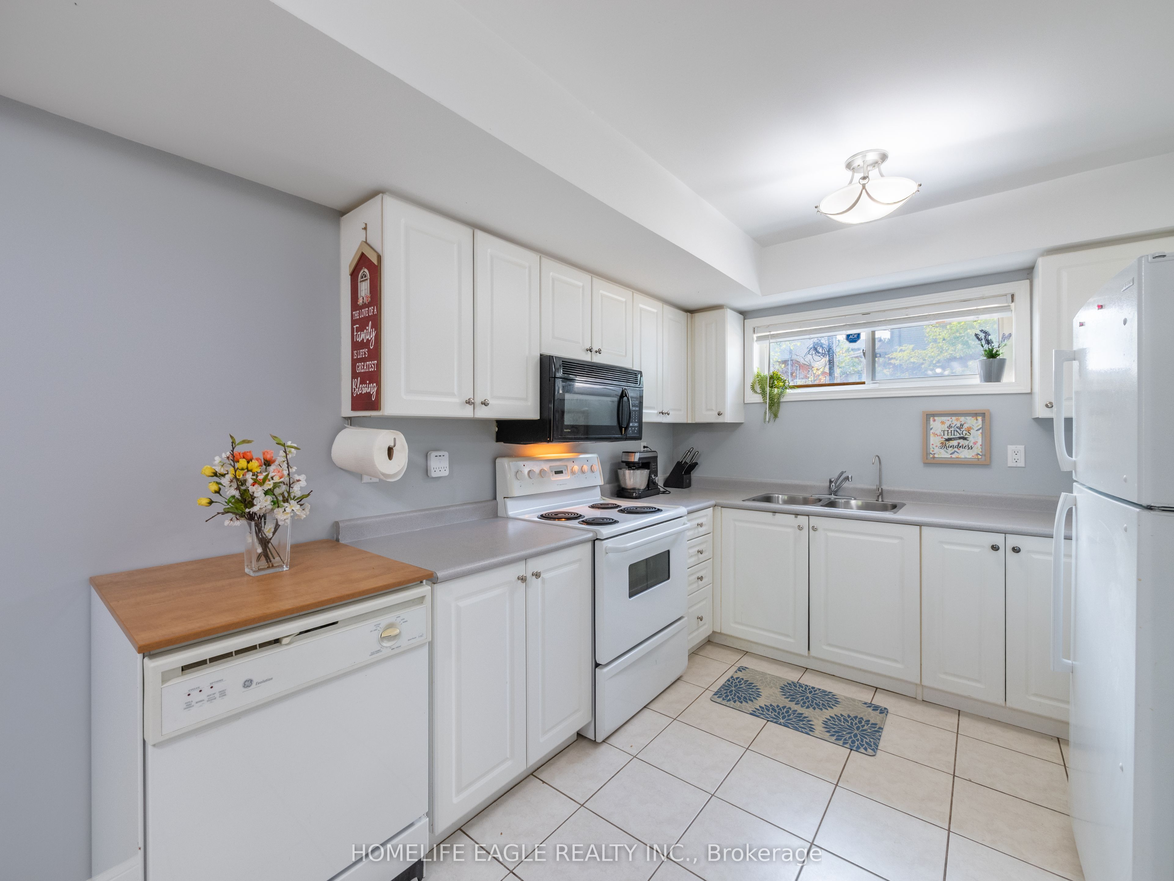 235 Ferndale Drive S 13, Barrie, ON L4N 0T6 photo 4