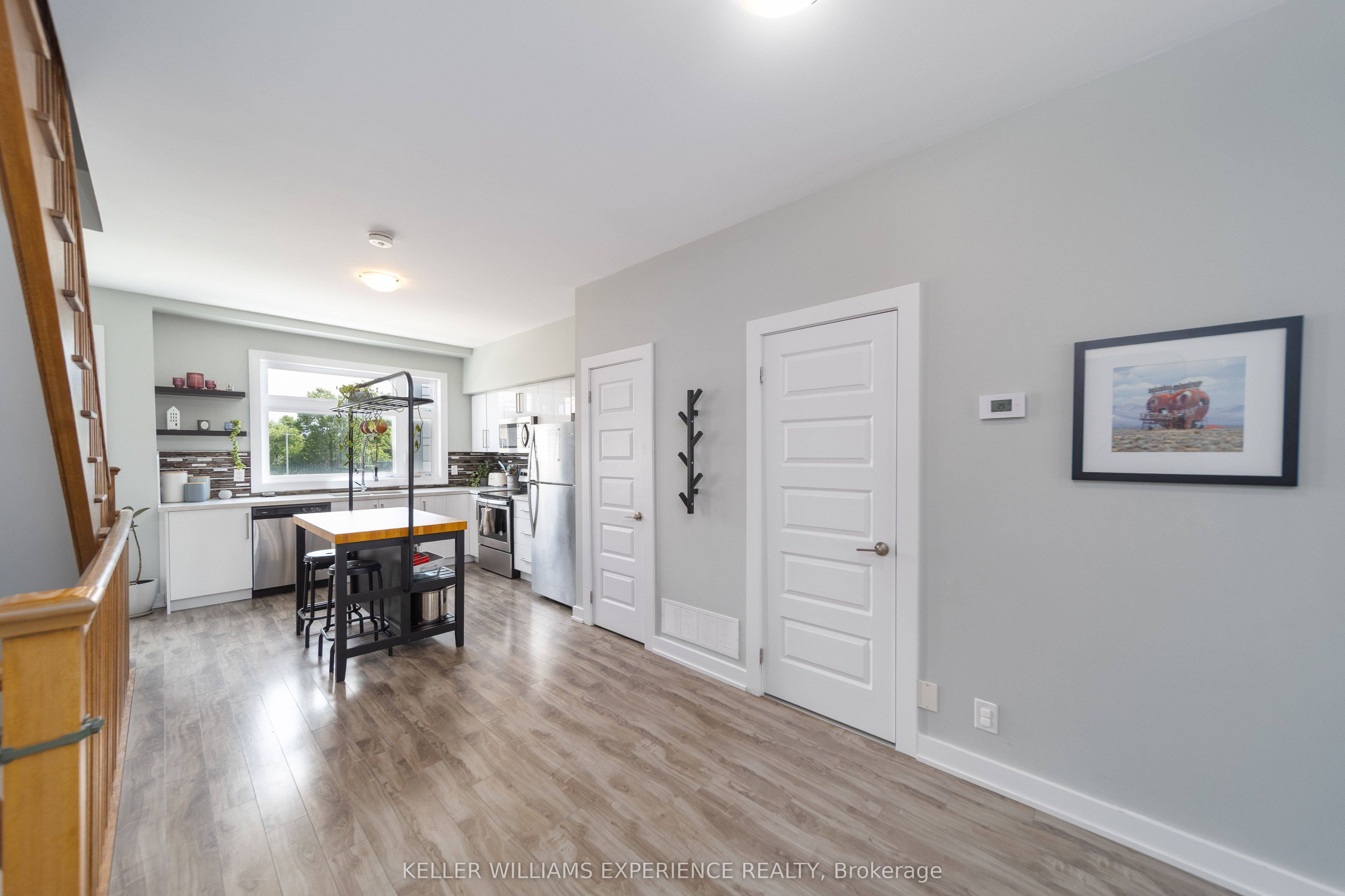540 Essa Road 29, Barrie, ON L9J 0H2 photo 5